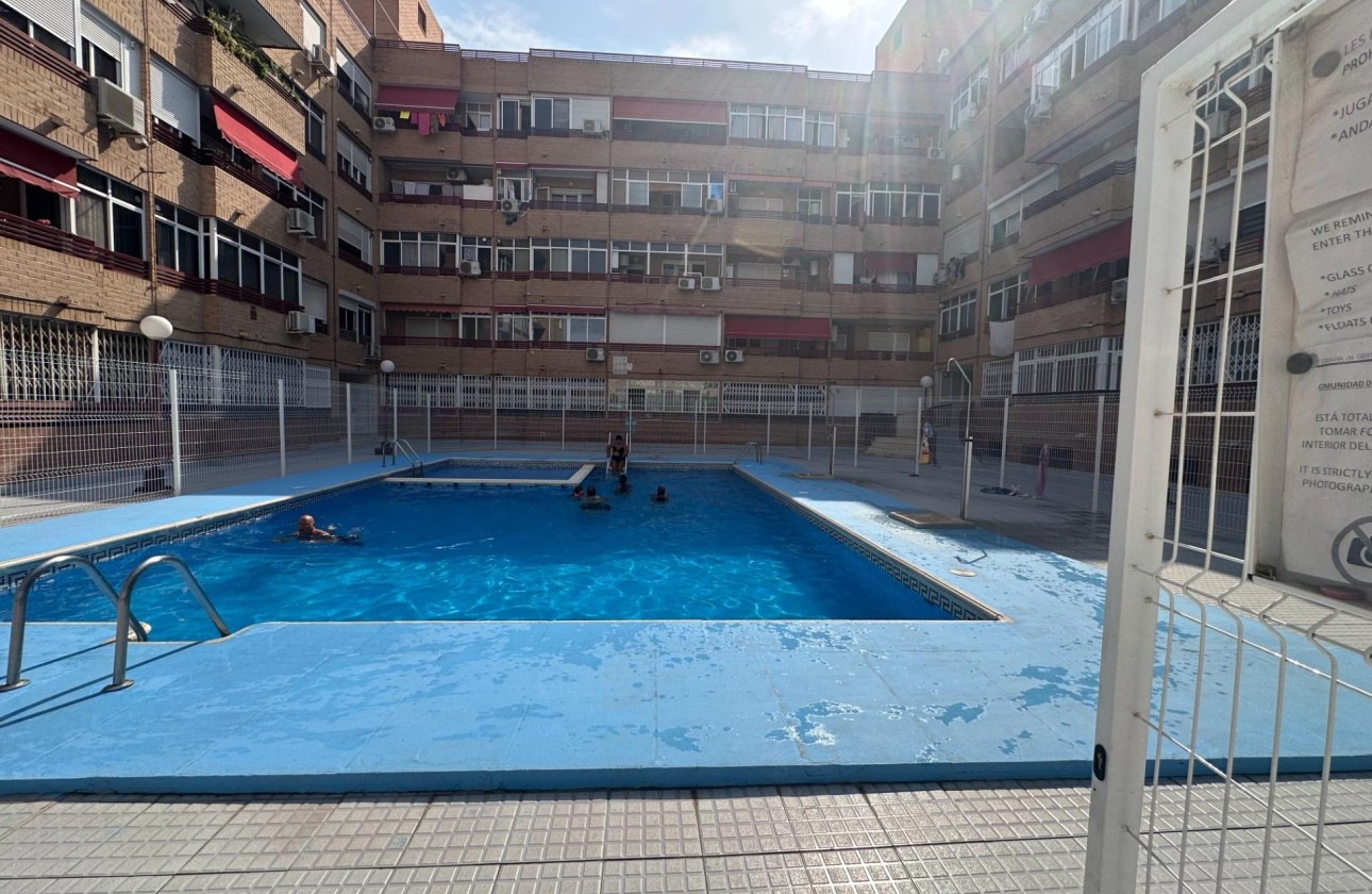 Resale - Wohnung / Apartment -
Torrevieja - Center