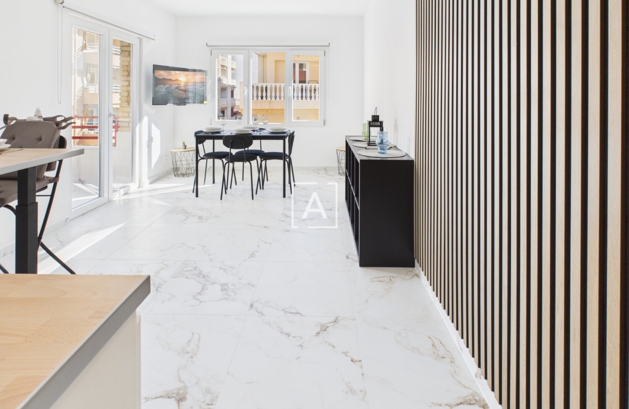 Resale - Wohnung / Apartment -
Torrevieja - Centro Torrevieja