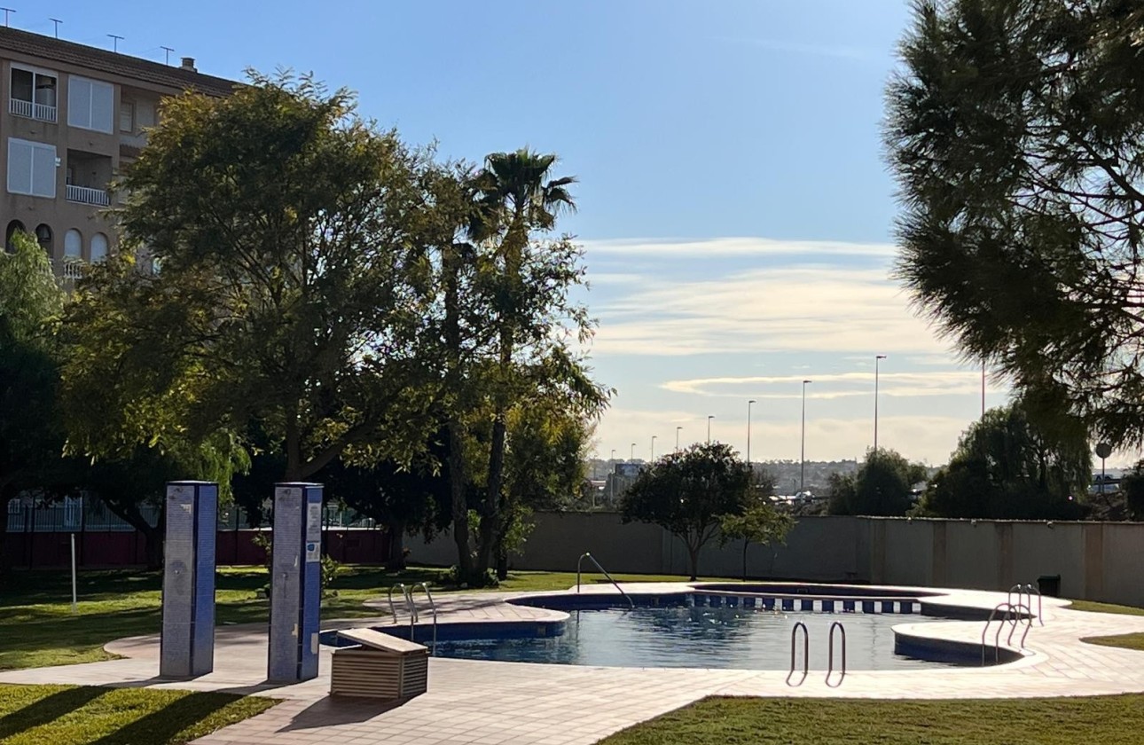 Resale - Wohnung / Apartment -
Torrevieja - Centro