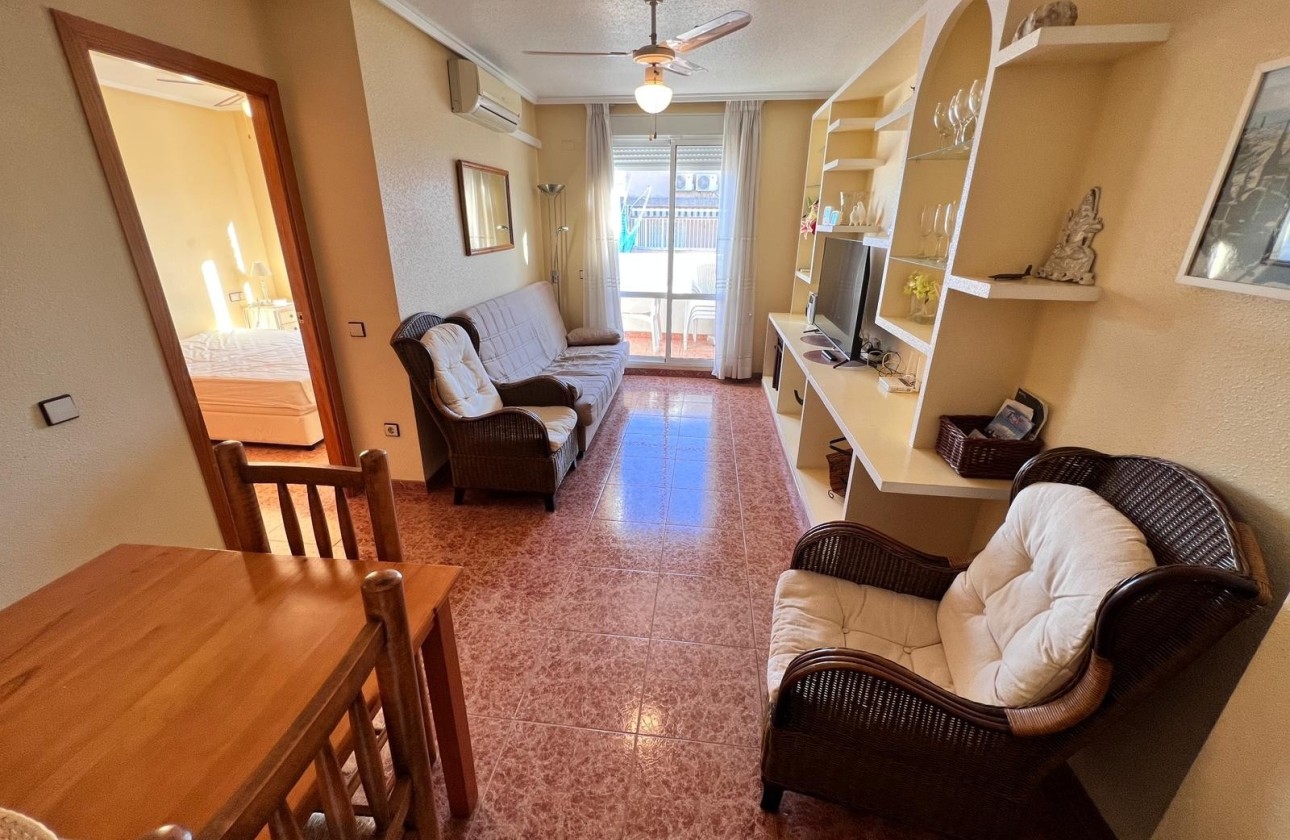 Resale - Wohnung / Apartment -
Torrevieja - Centro