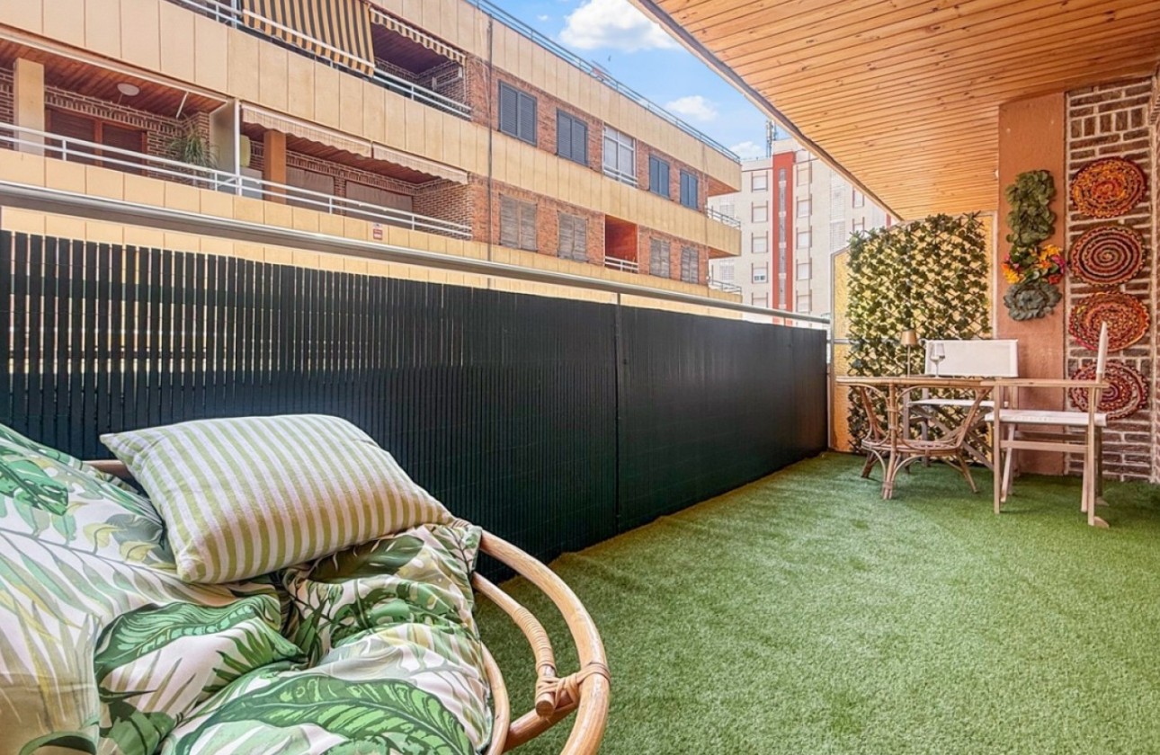 Resale - Wohnung / Apartment -
Torrevieja - El Acequión - Los Náufragos