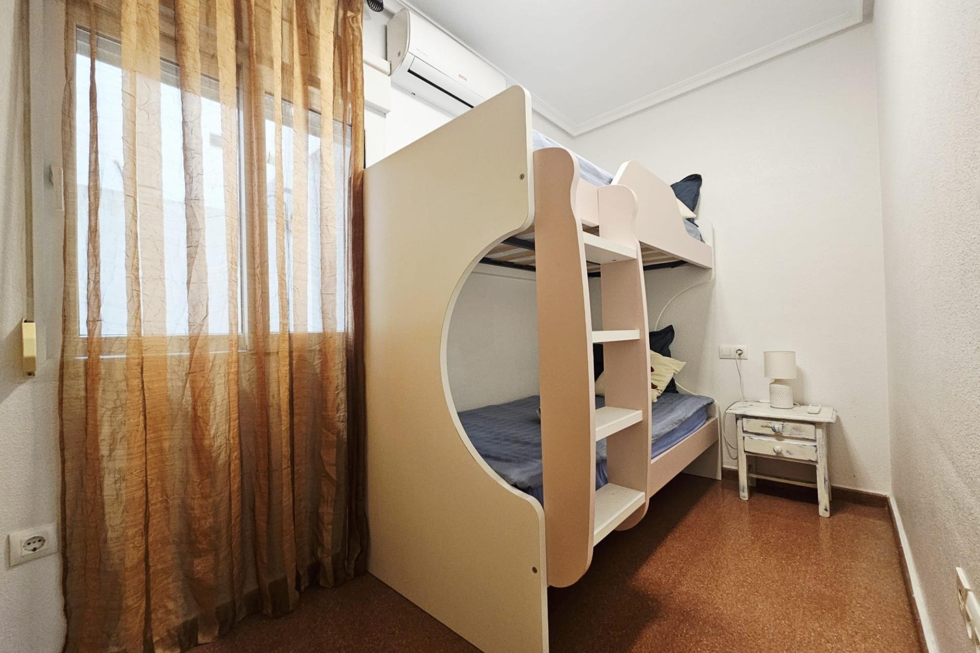 Resale - Wohnung / Apartment -
Torrevieja - Estacion de autobuses