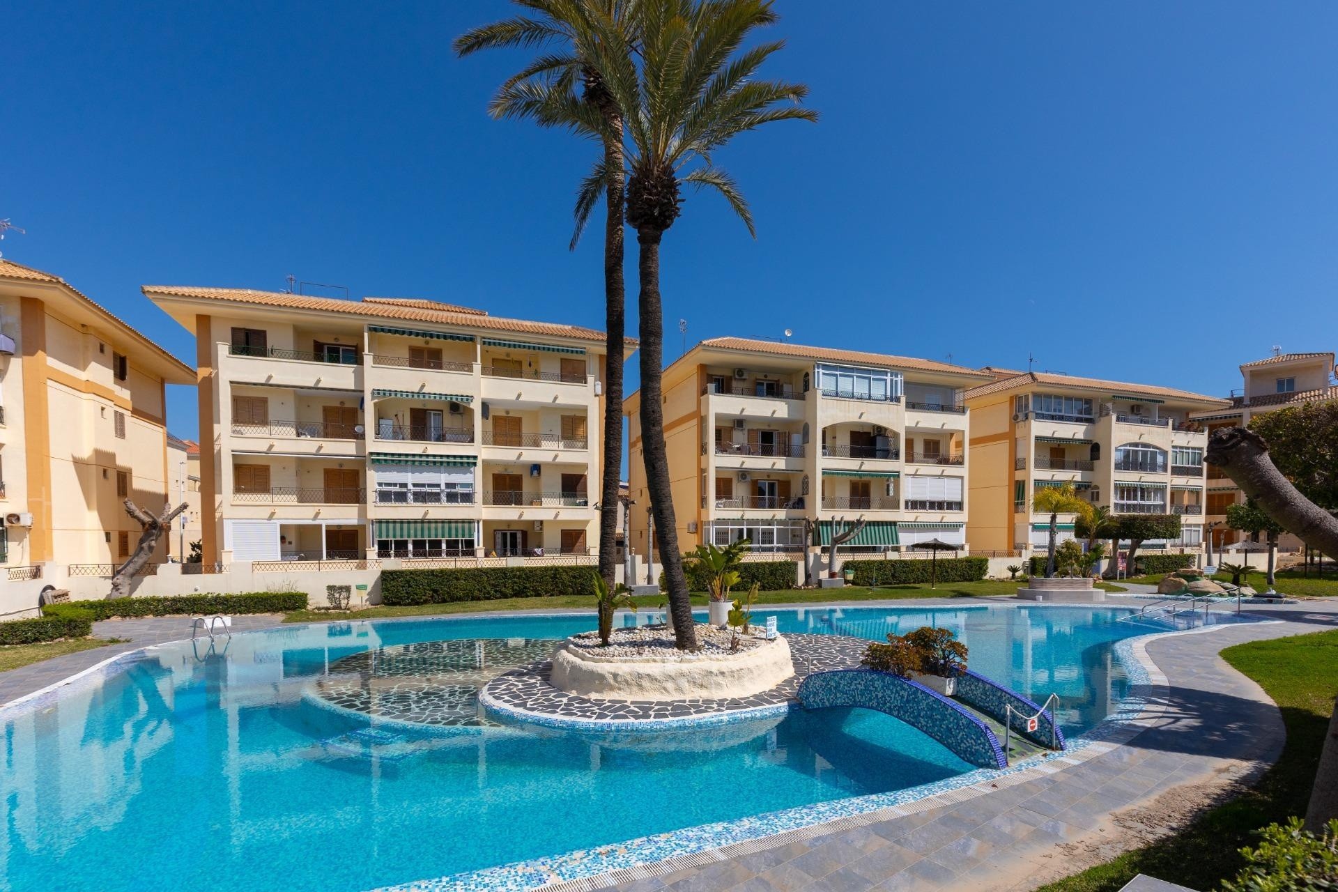 Resale - Wohnung / Apartment -
Torrevieja - La Mata