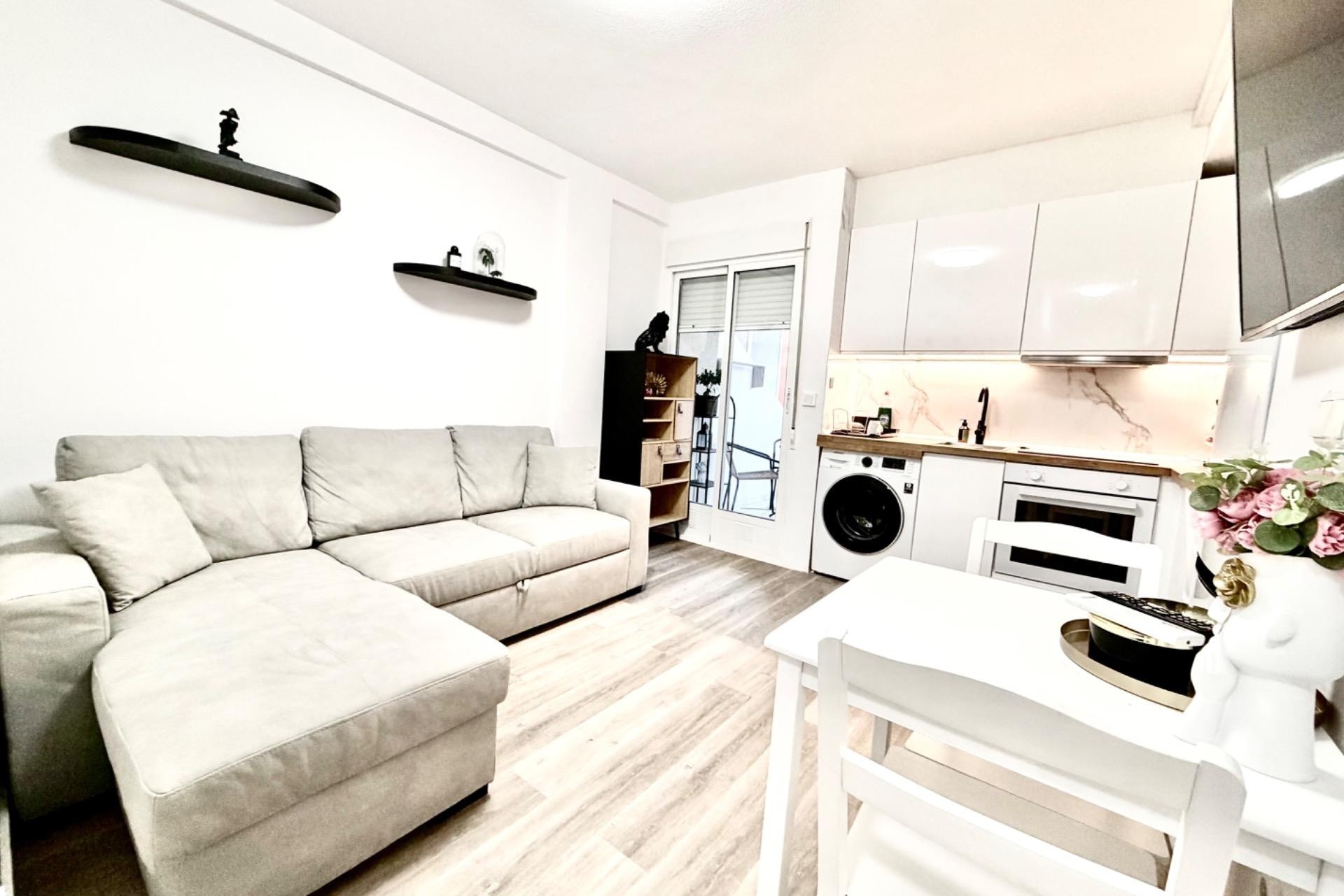 Resale - Wohnung / Apartment -
Torrevieja - La Mata