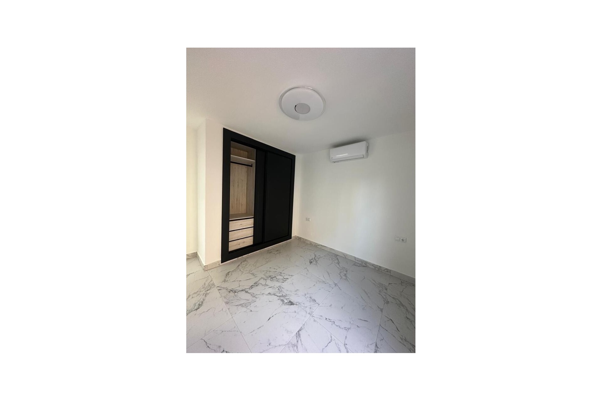 Resale - Wohnung / Apartment -
Torrevieja - La veleta