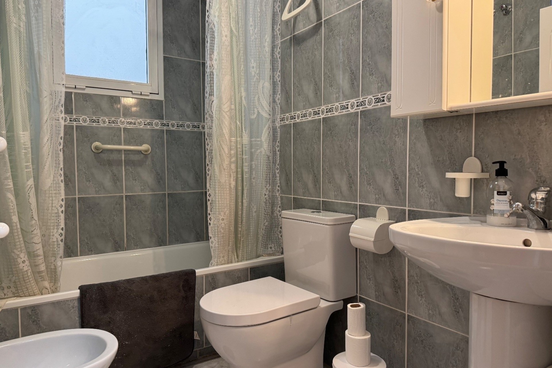 Resale - Wohnung / Apartment -
Torrevieja - Los Locos