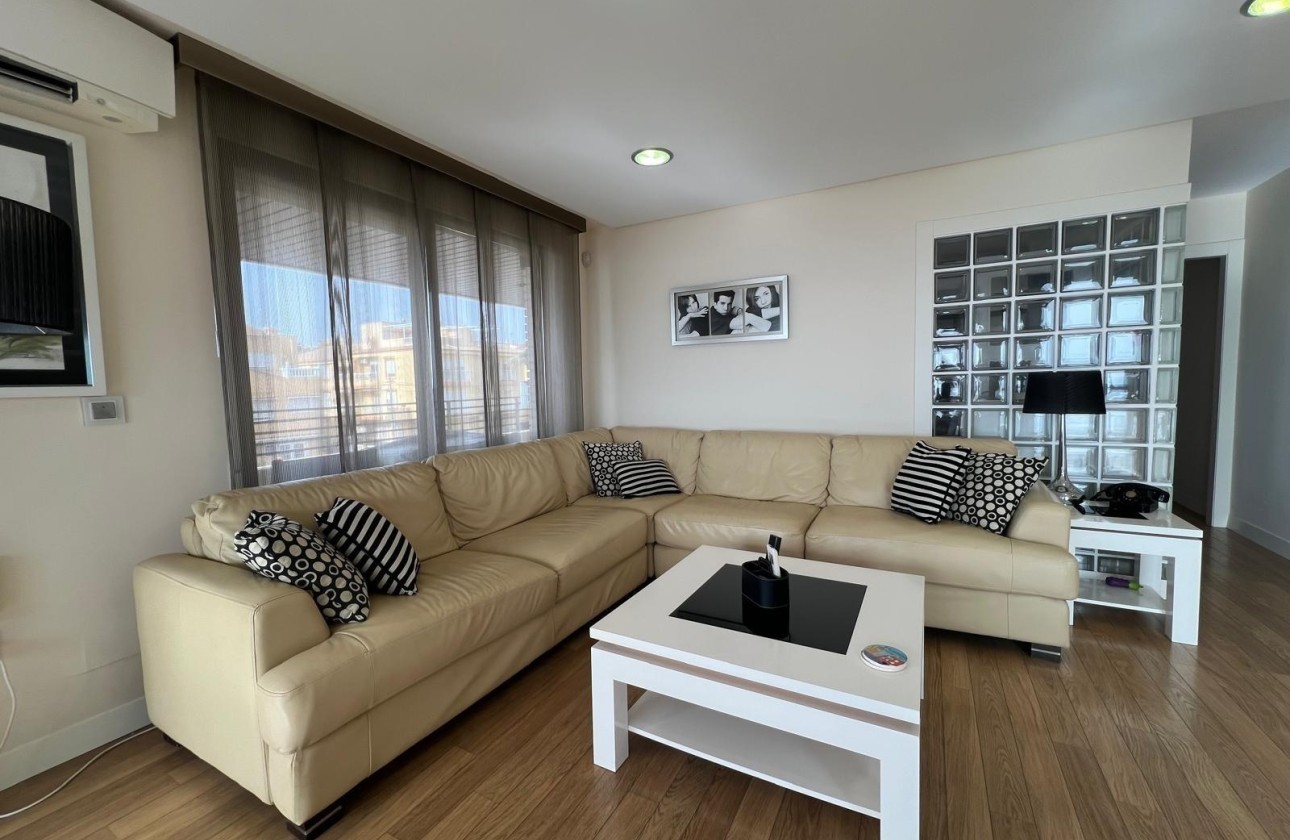 Resale - Wohnung / Apartment -
Torrevieja - Mar azul