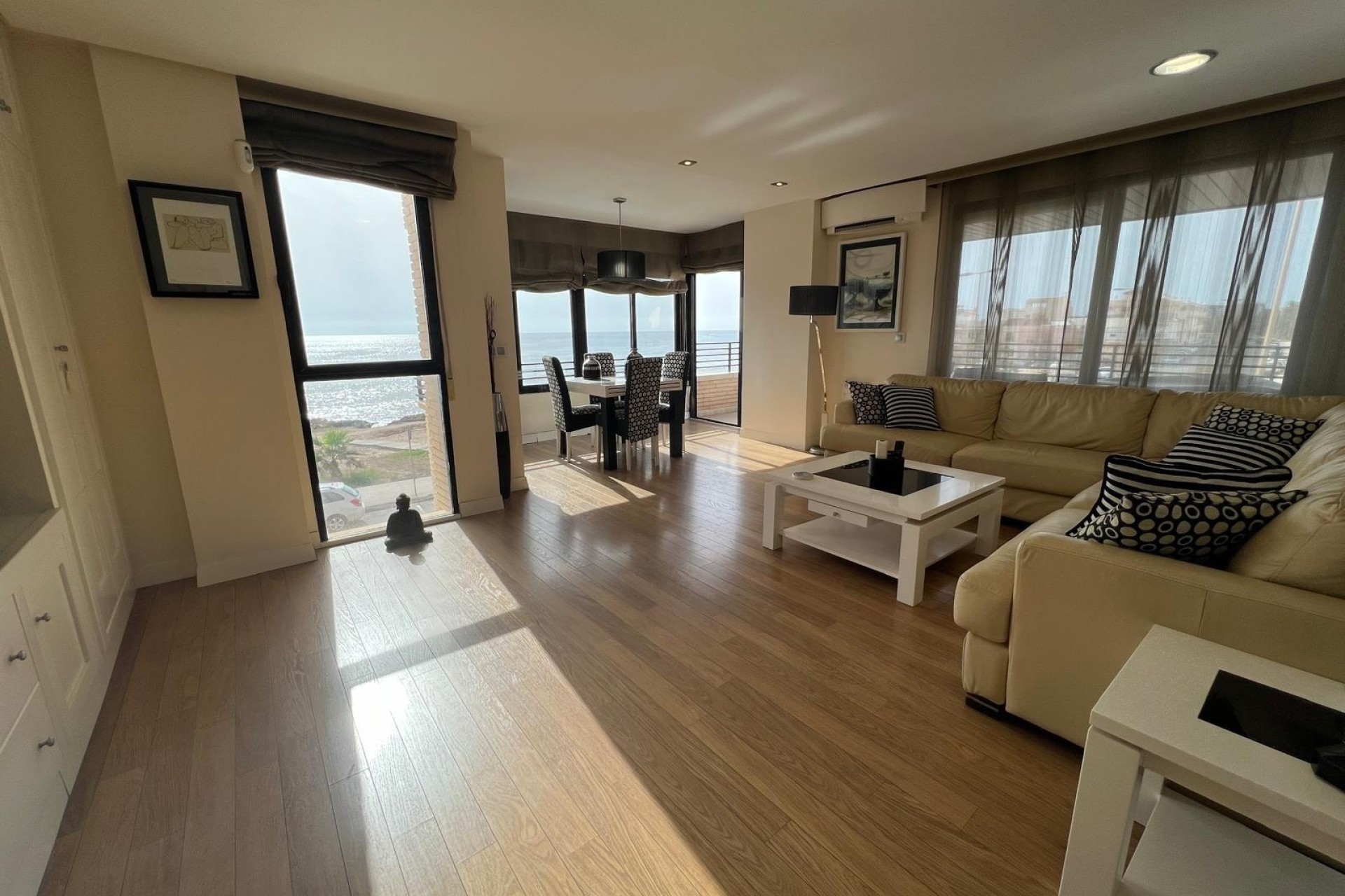 Resale - Wohnung / Apartment -
Torrevieja - Mar azul