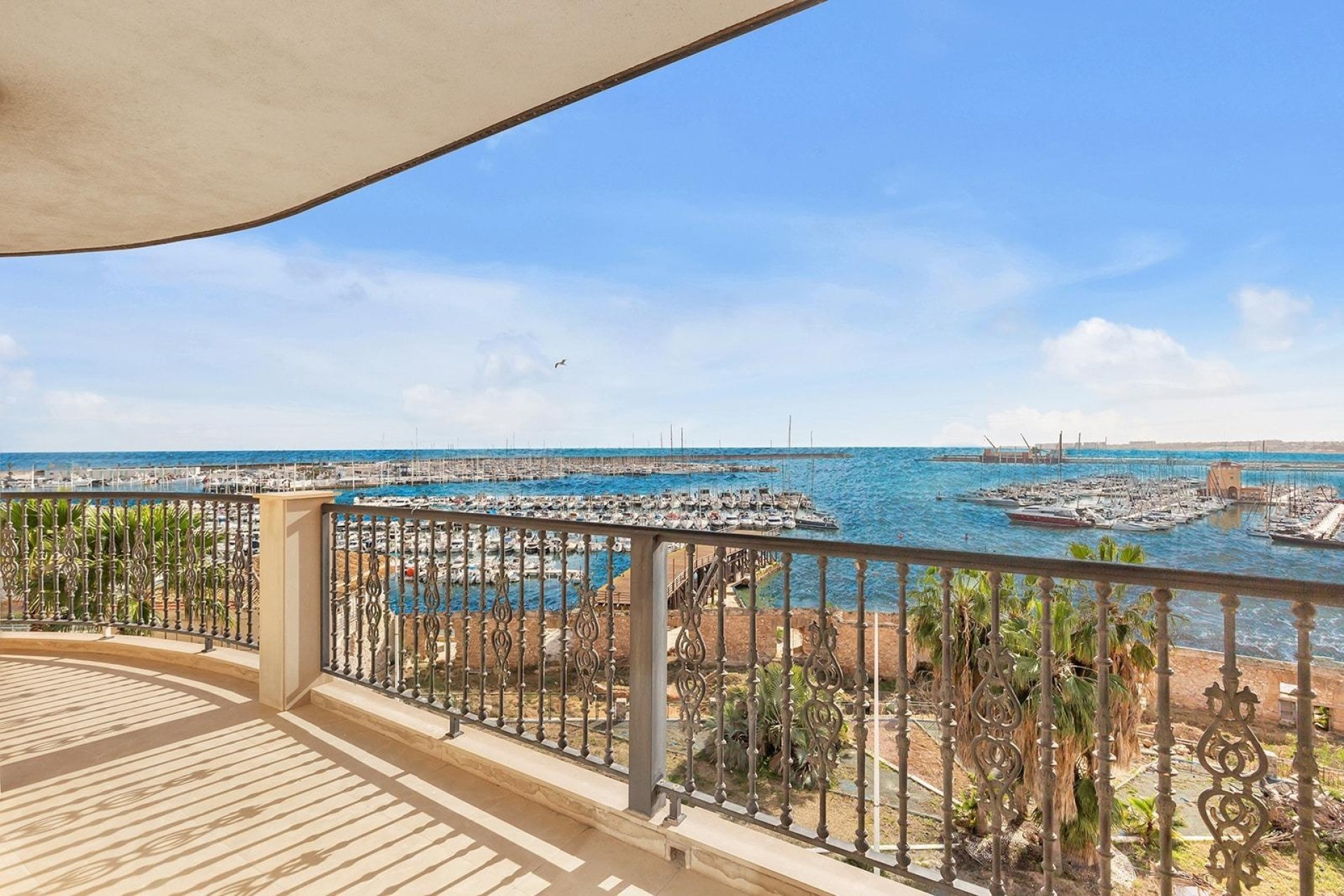 Resale - Wohnung / Apartment -
Torrevieja - Paseo maritimo