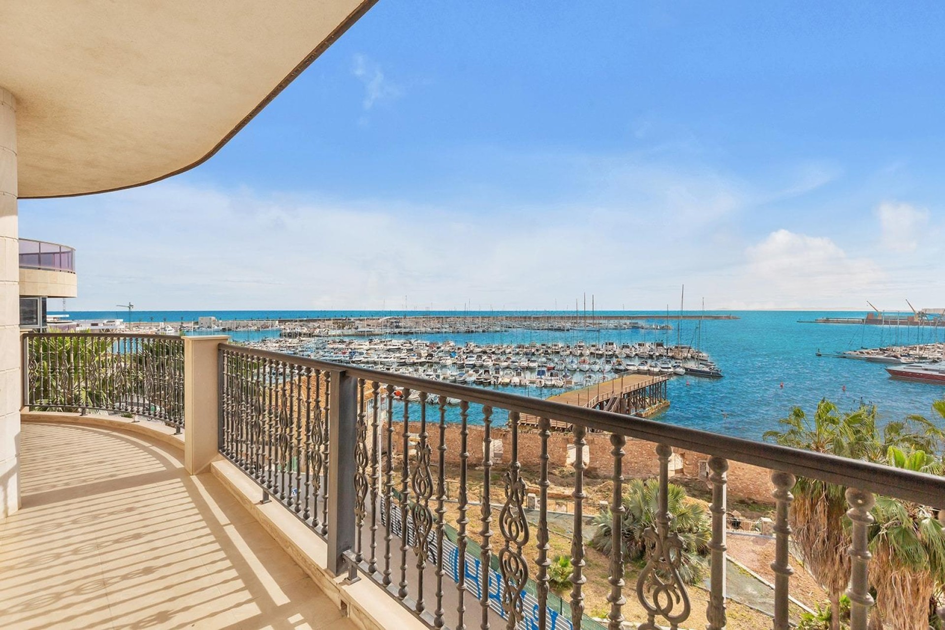 Resale - Wohnung / Apartment -
Torrevieja - Paseo maritimo