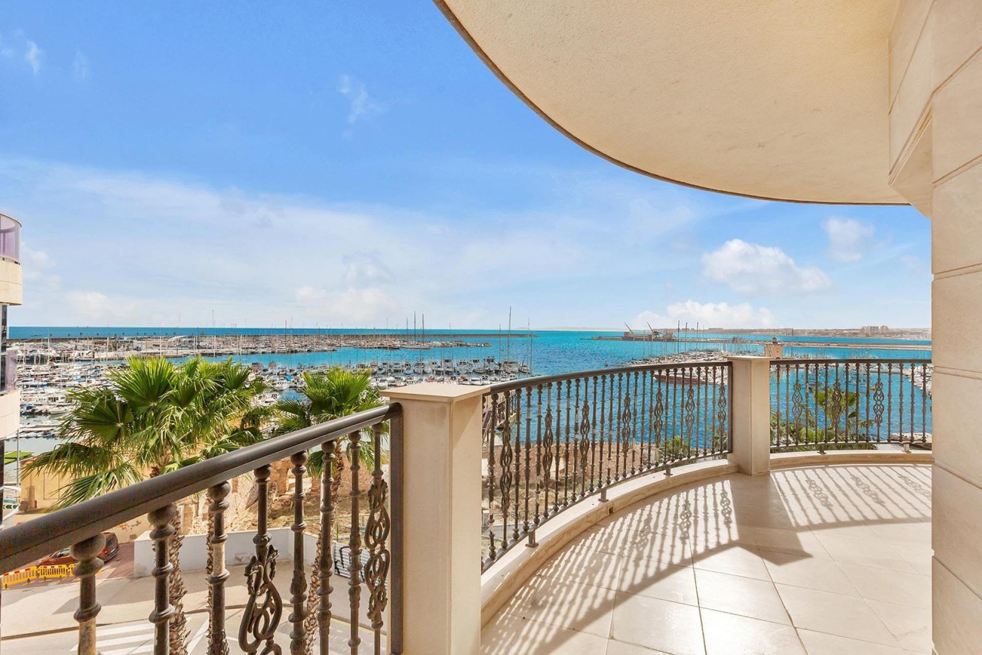 Resale - Wohnung / Apartment -
Torrevieja - Paseo maritimo