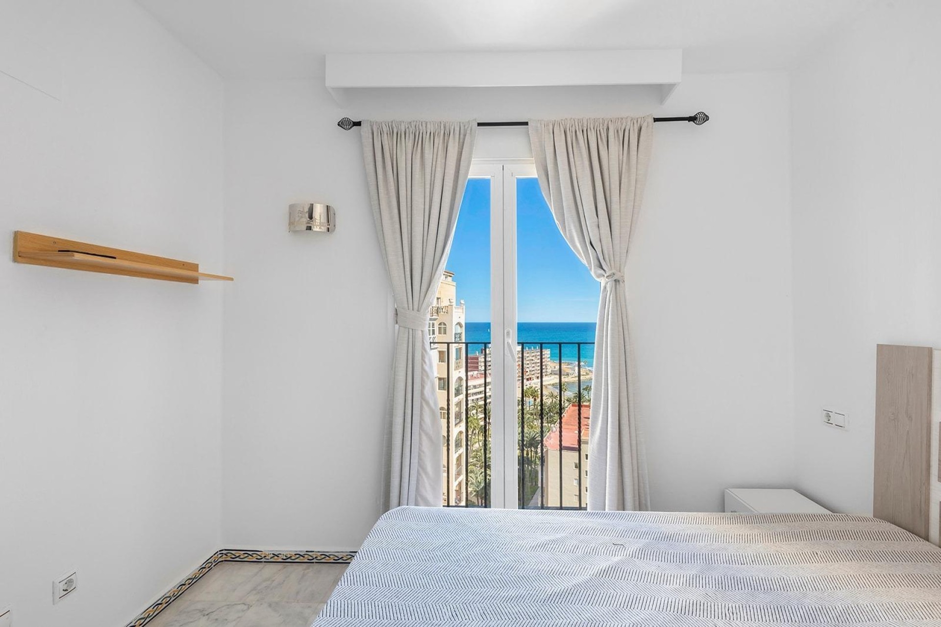 Resale - Wohnung / Apartment -
Torrevieja - Playa de los Locos