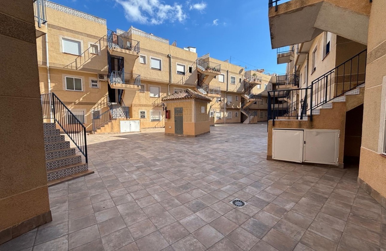 Resale - Wohnung / Apartment -
Torrevieja - Playa de los Locos