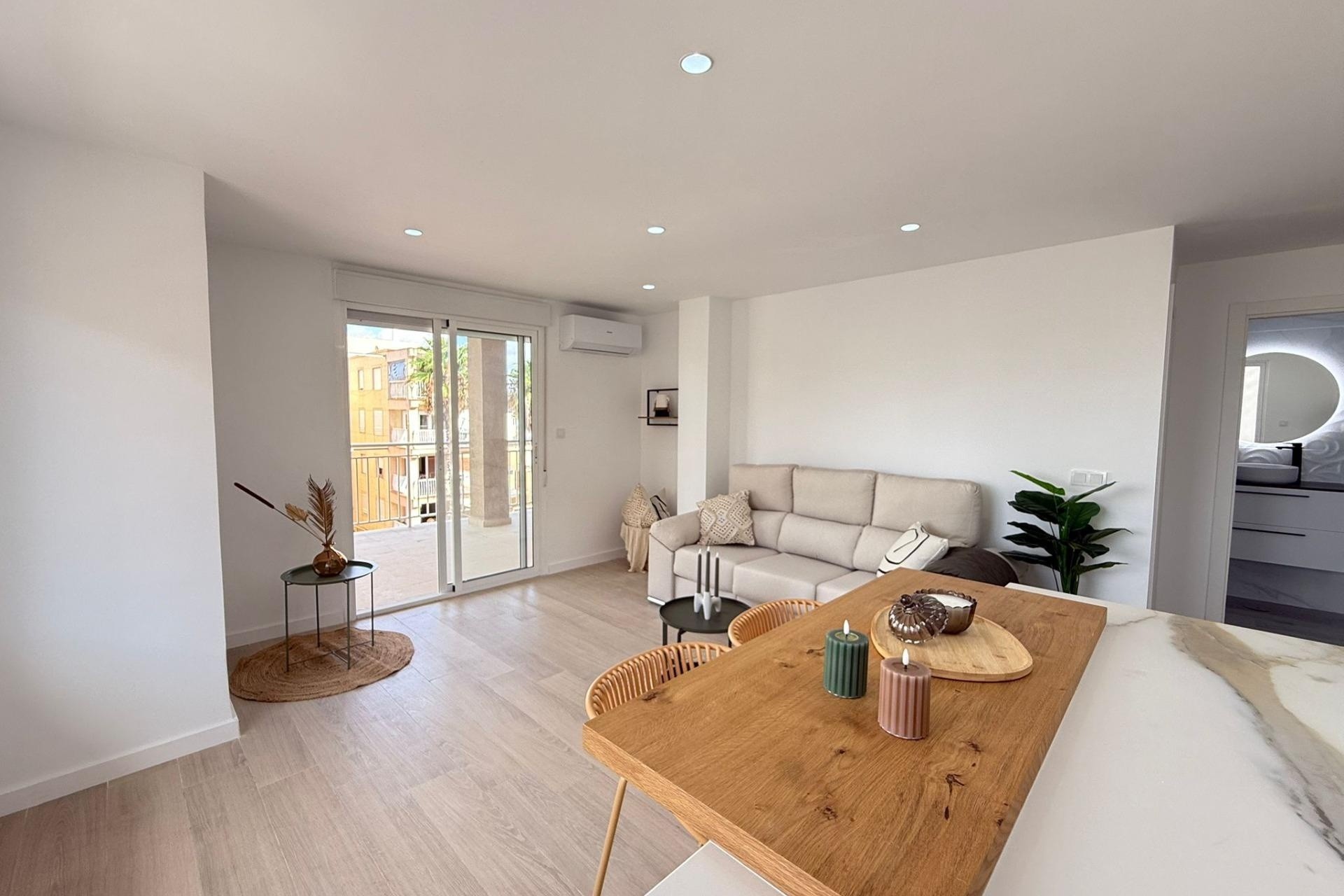 Resale - Wohnung / Apartment -
Torrevieja - Playa de los Naufragos