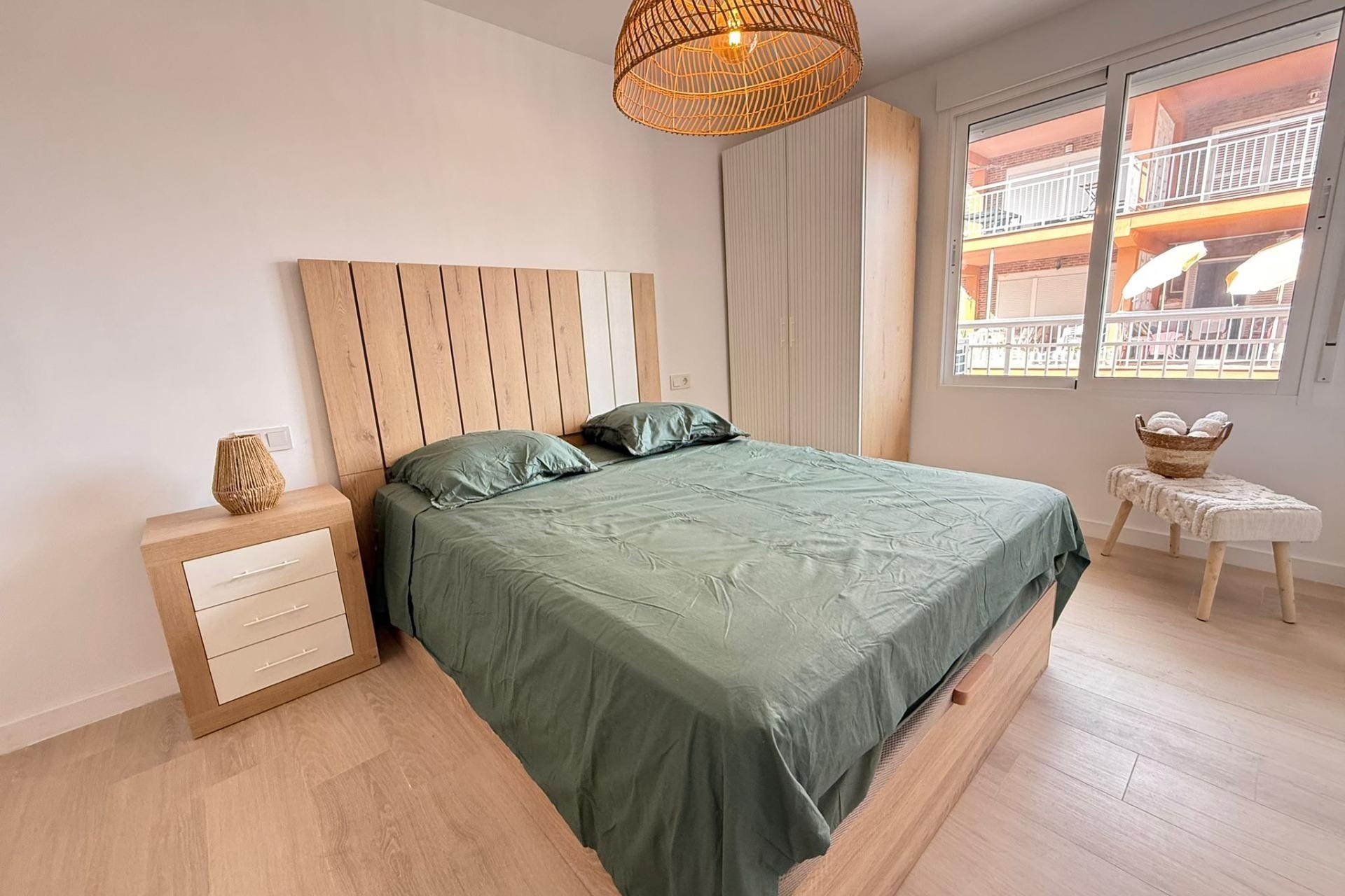 Resale - Wohnung / Apartment -
Torrevieja - Playa de los Naufragos