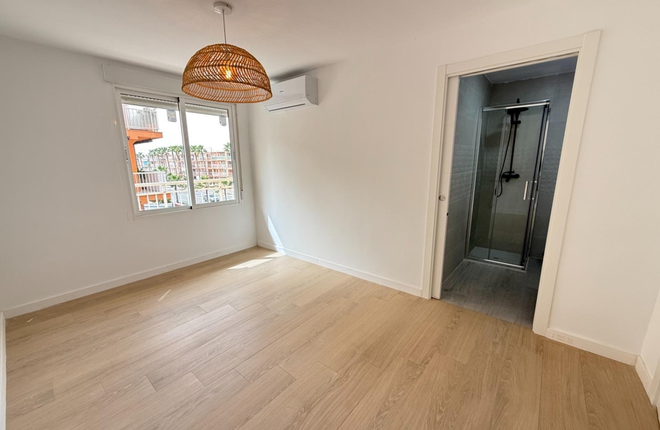 Resale - Wohnung / Apartment -
Torrevieja - Playa de los Naufragos