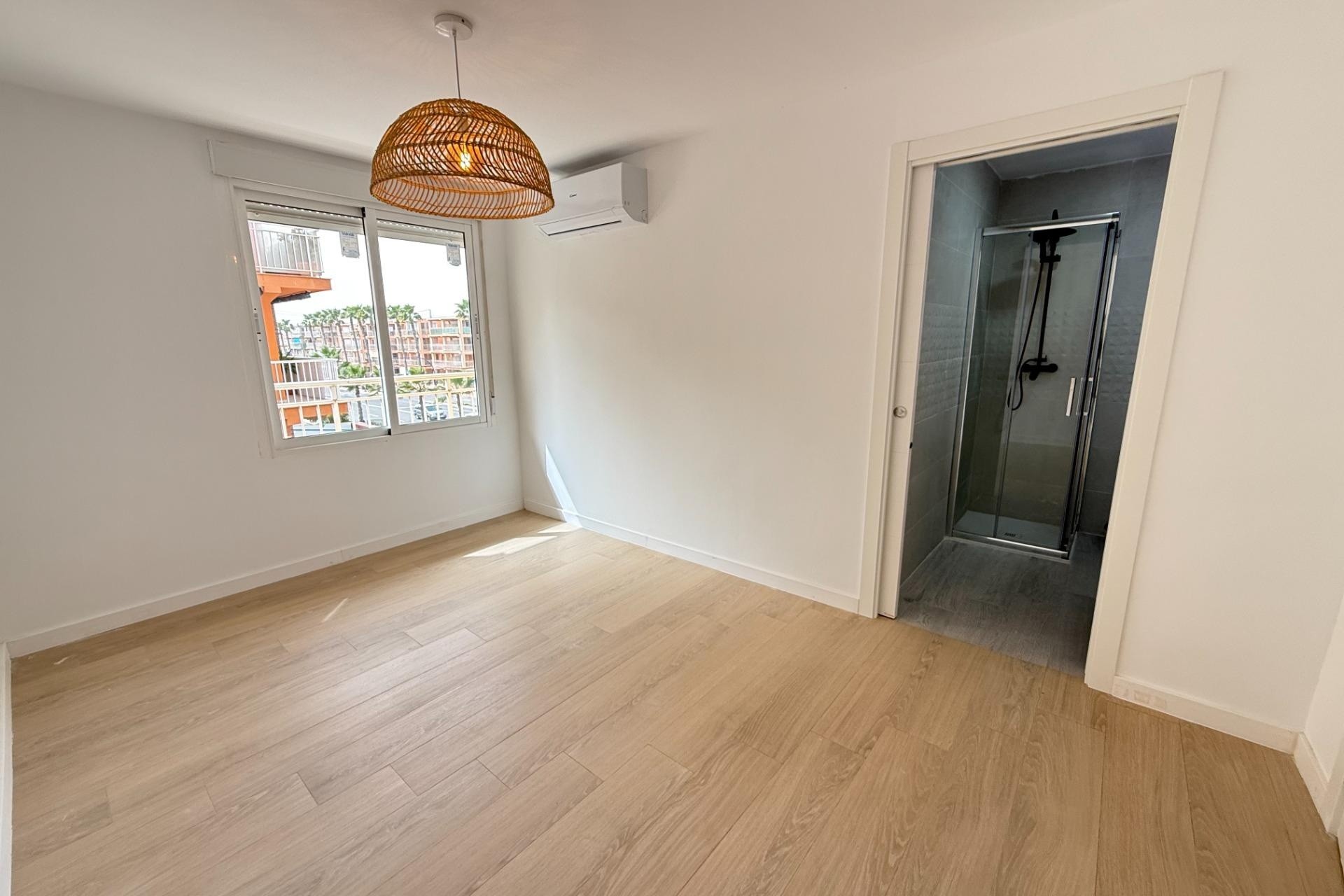 Resale - Wohnung / Apartment -
Torrevieja - Playa de los Naufragos