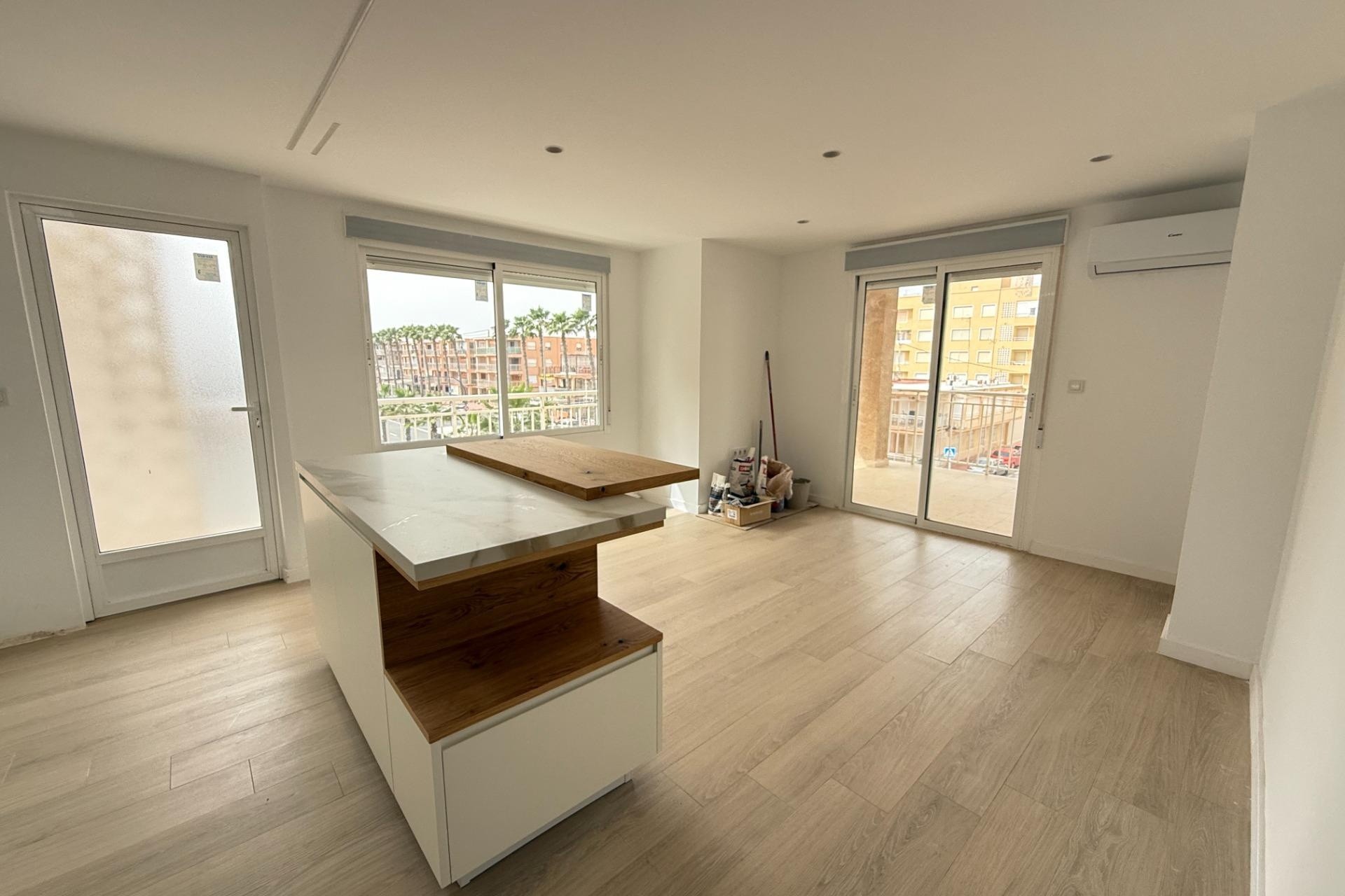 Resale - Wohnung / Apartment -
Torrevieja - Playa de los Naufragos