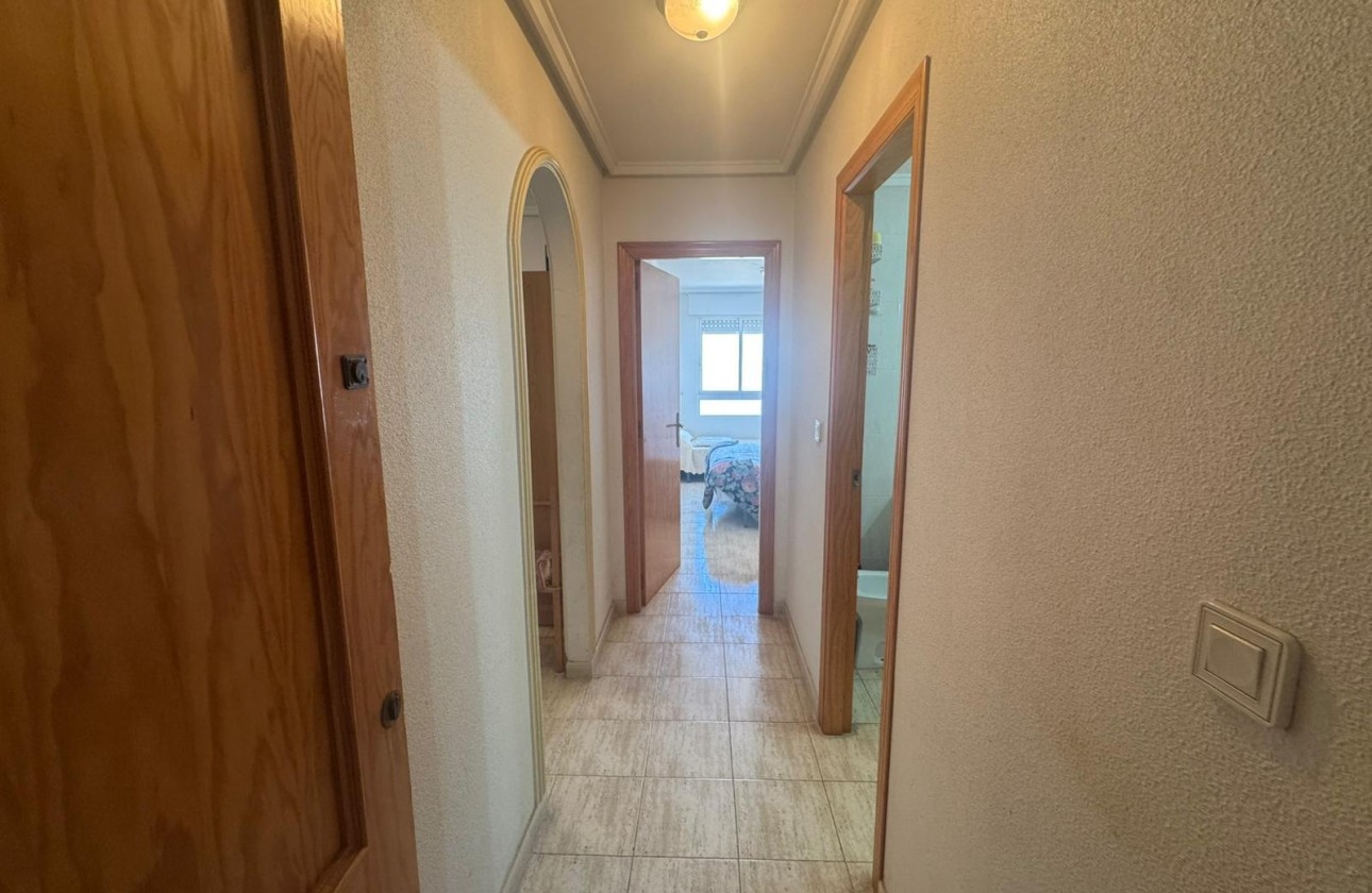 Resale - Wohnung / Apartment -
Torrevieja - Playa del Acequión