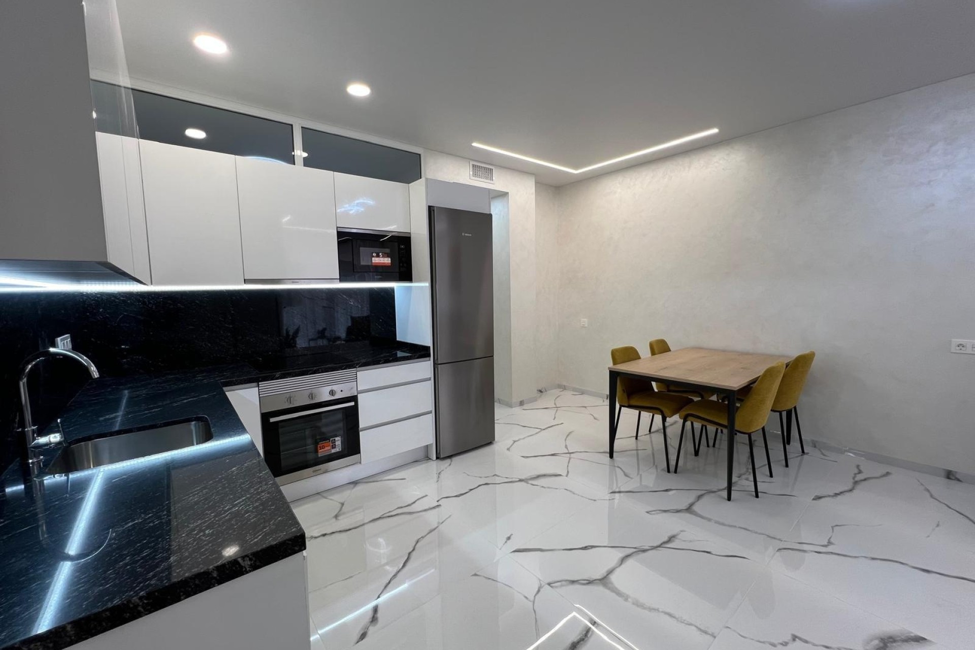 Resale - Wohnung / Apartment -
Torrevieja - Playa del Cura