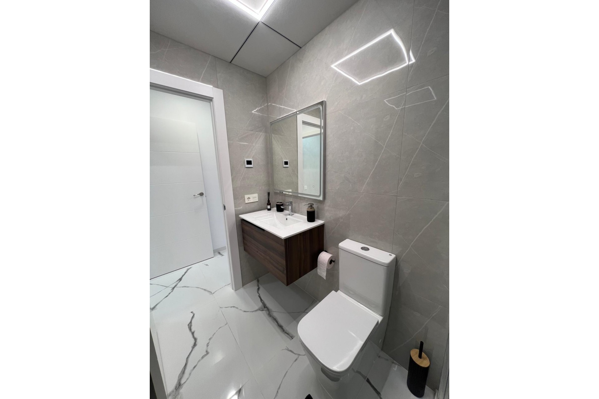 Resale - Wohnung / Apartment -
Torrevieja - Playa del Cura