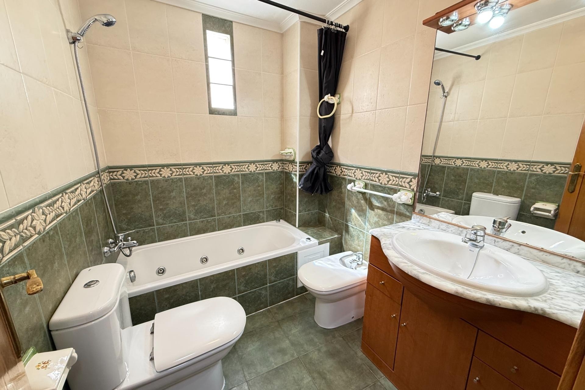 Resale - Wohnung / Apartment -
Torrevieja - Playa del Cura