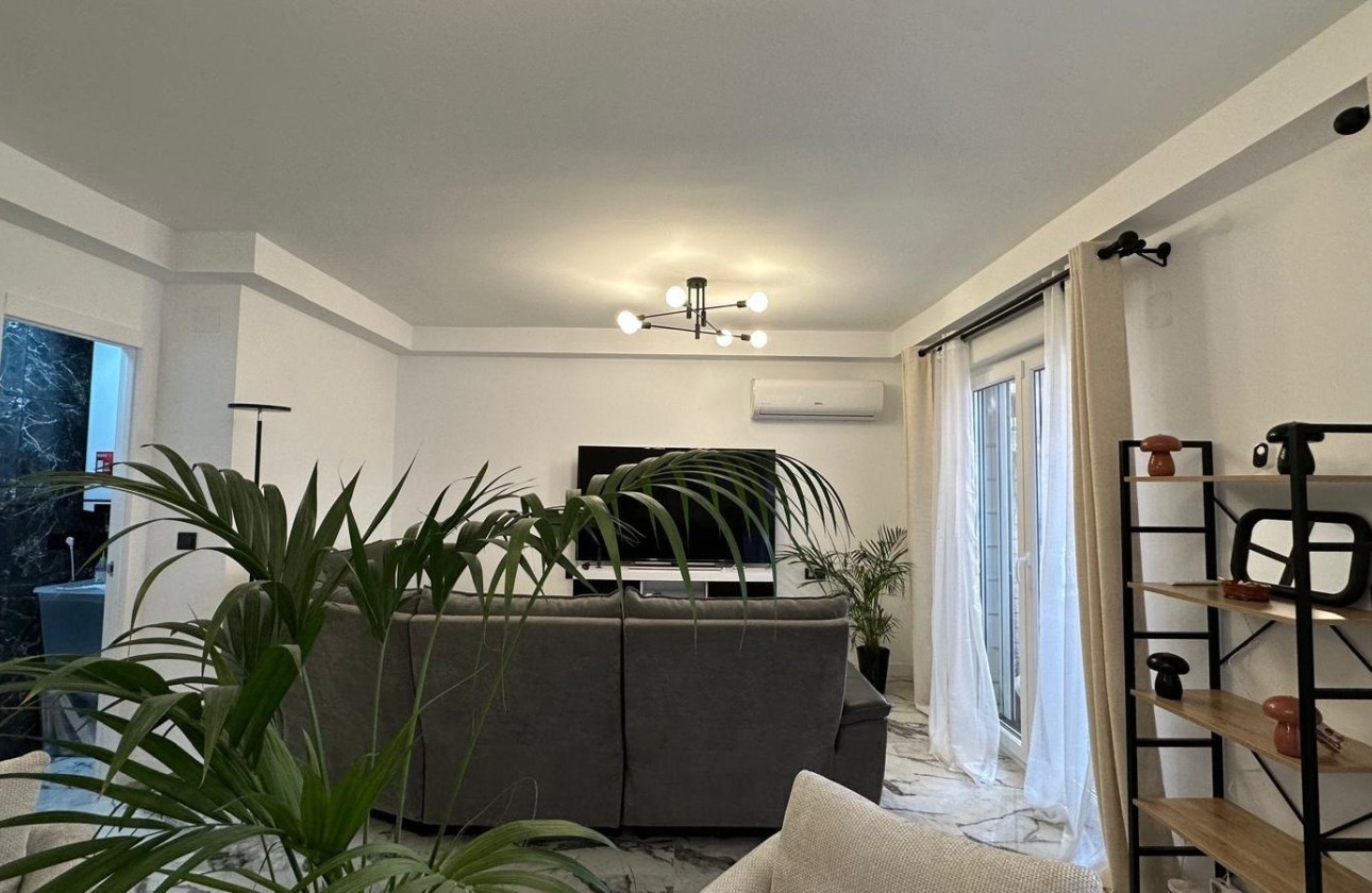 Resale - Wohnung / Apartment -
Torrevieja - Playa del Cura