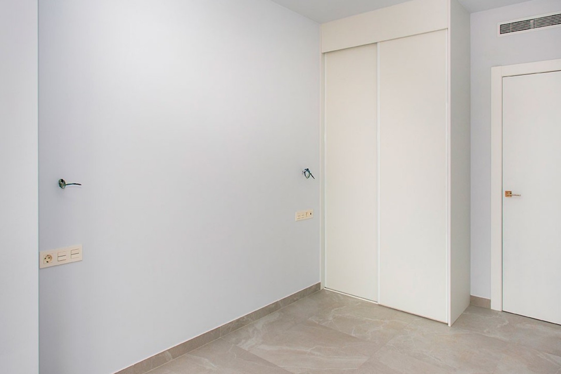 Resale - Wohnung / Apartment -
Torrevieja - Playa del Cura