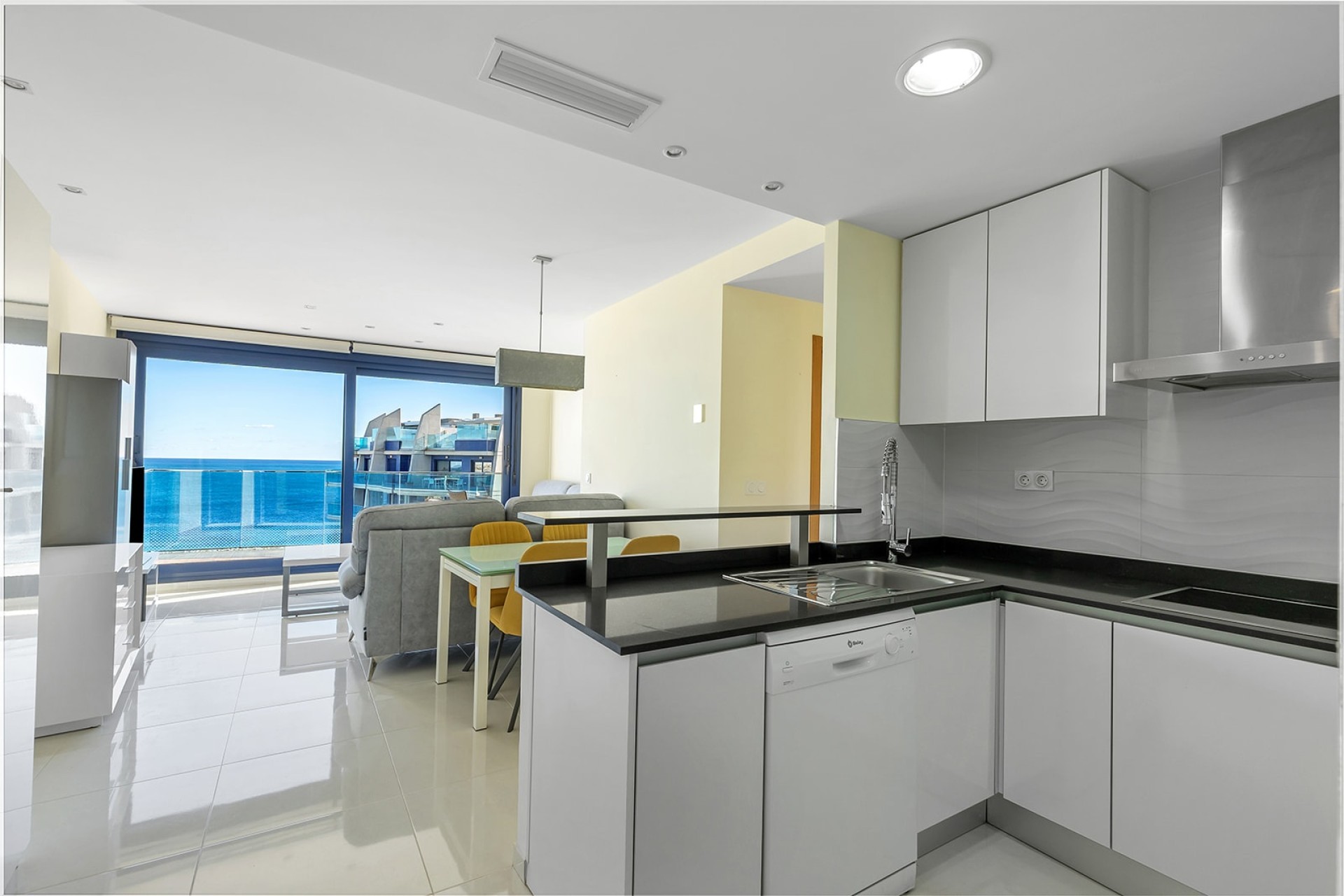 Resale - Wohnung / Apartment -
Torrevieja - Punta Prima