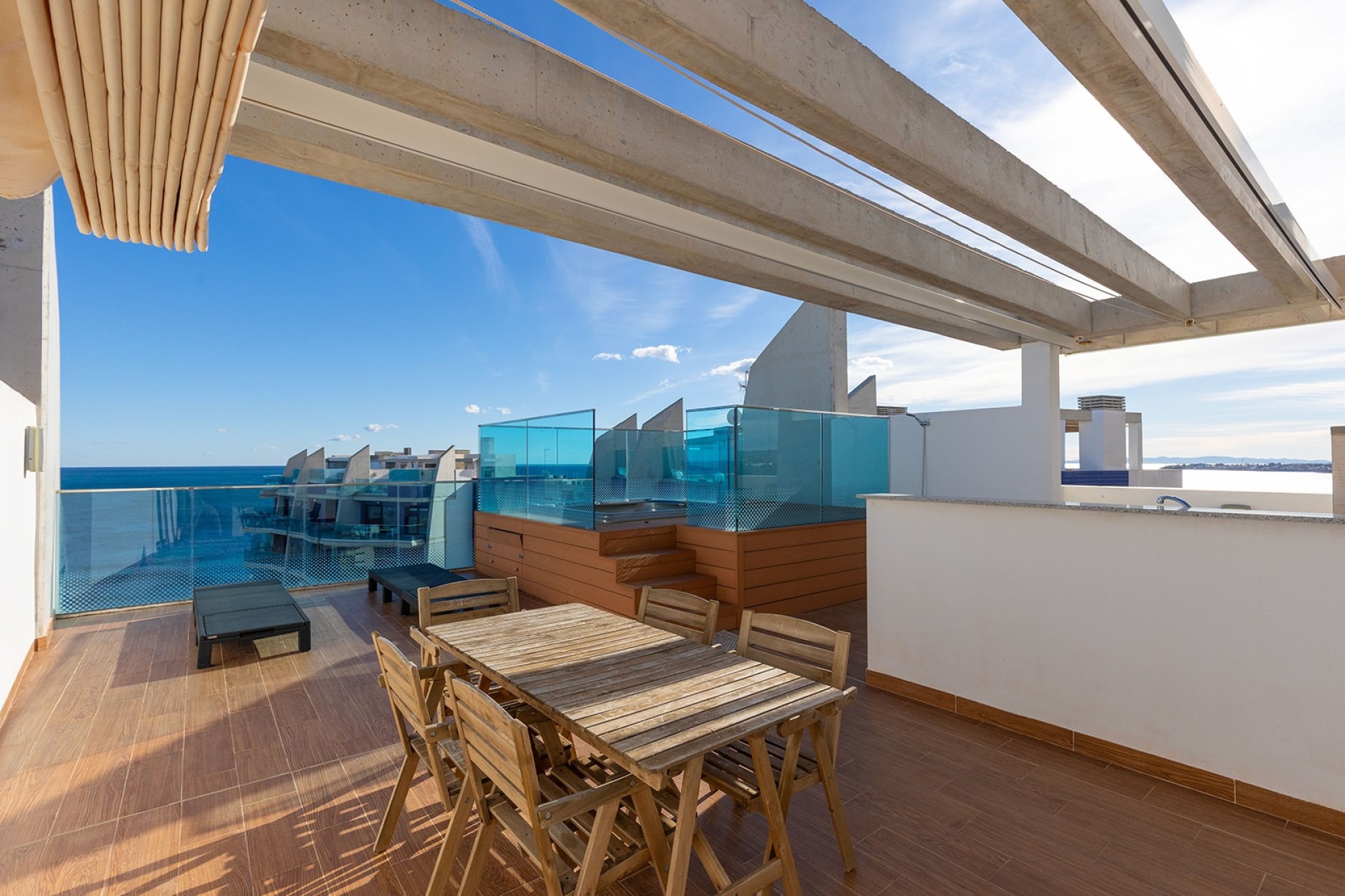 Resale - Wohnung / Apartment -
Torrevieja - Punta Prima