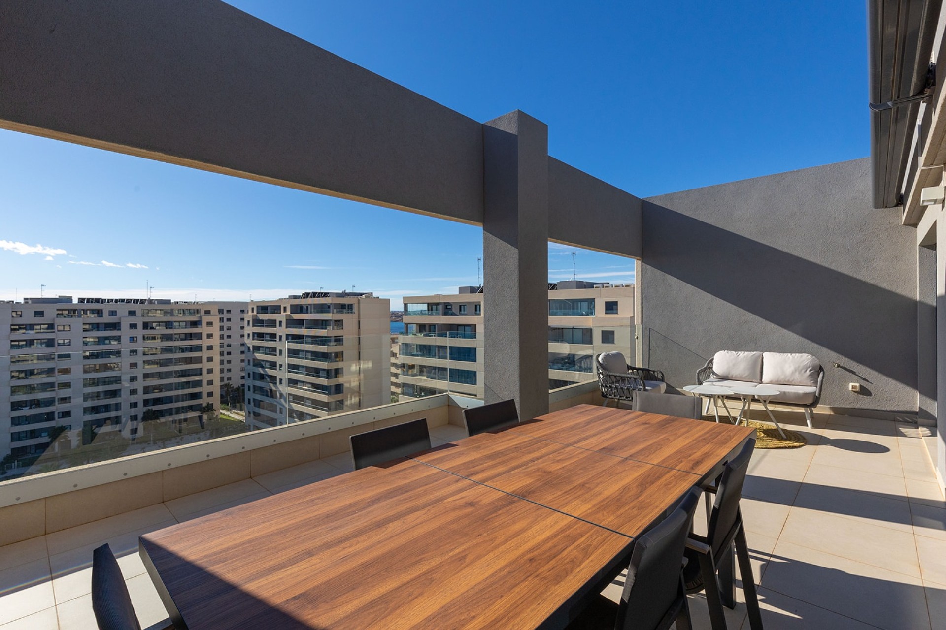 Resale - Wohnung / Apartment -
Torrevieja - Punta Prima