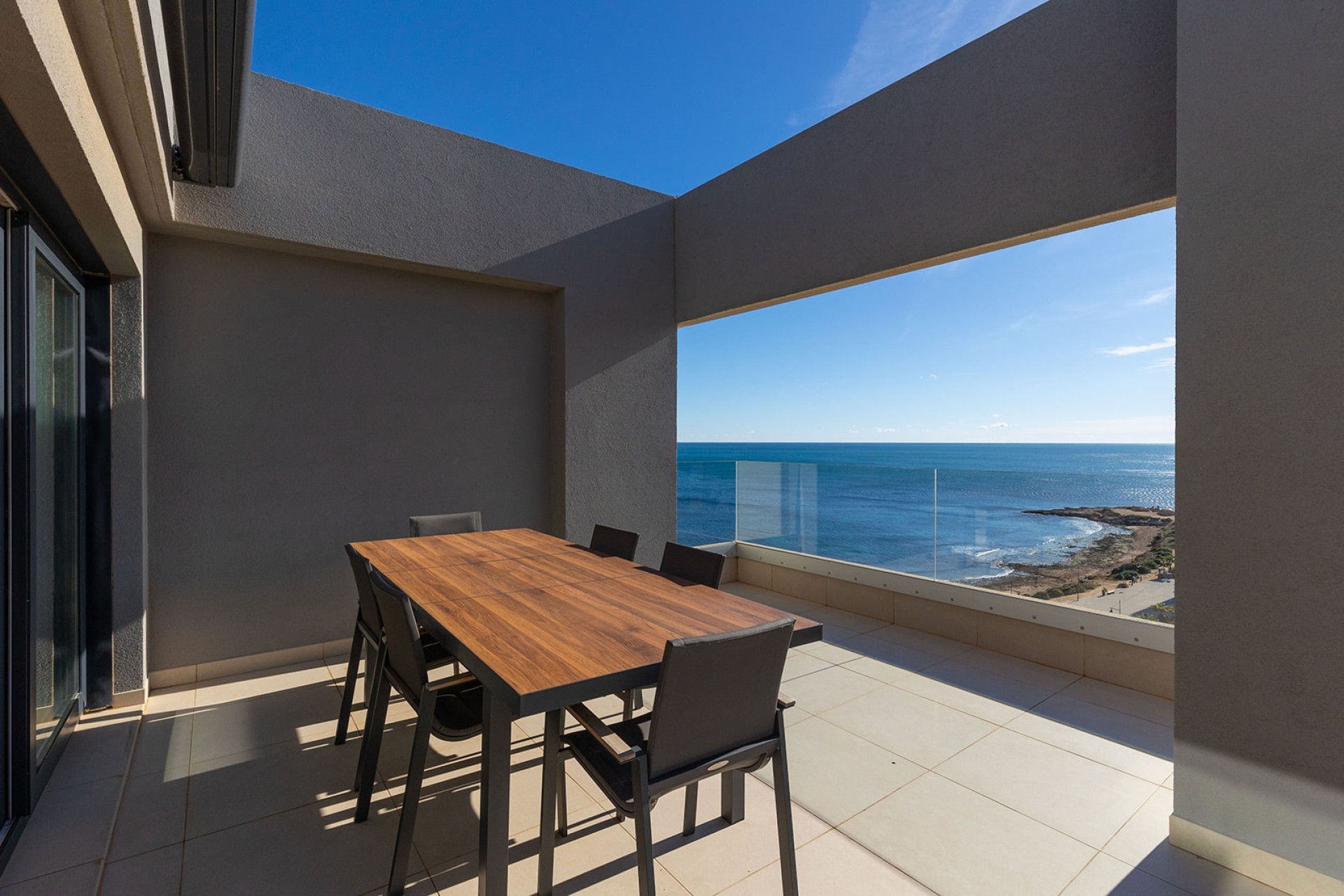 Resale - Wohnung / Apartment -
Torrevieja - Punta Prima