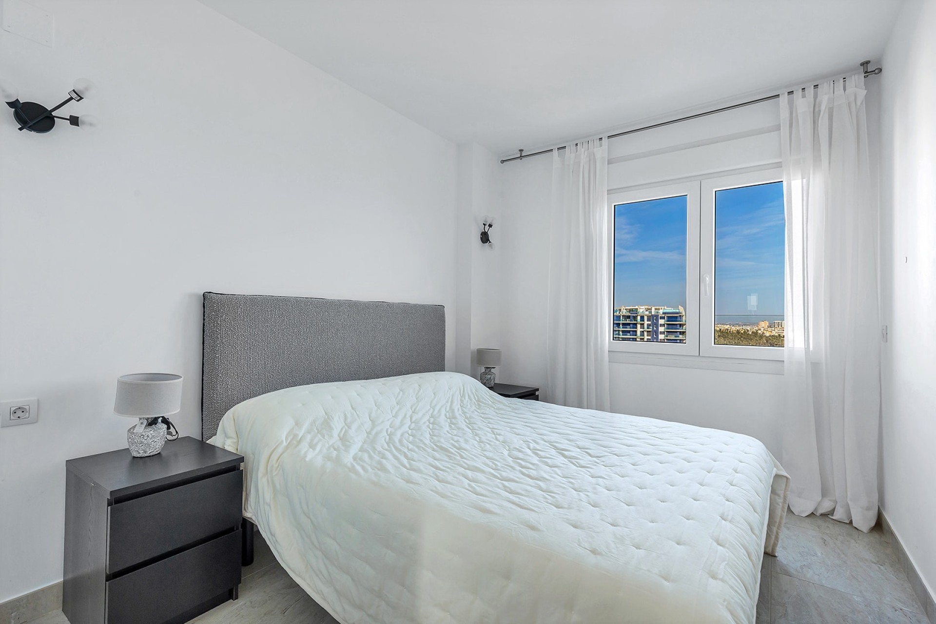 Resale - Wohnung / Apartment -
Torrevieja - Punta Prima