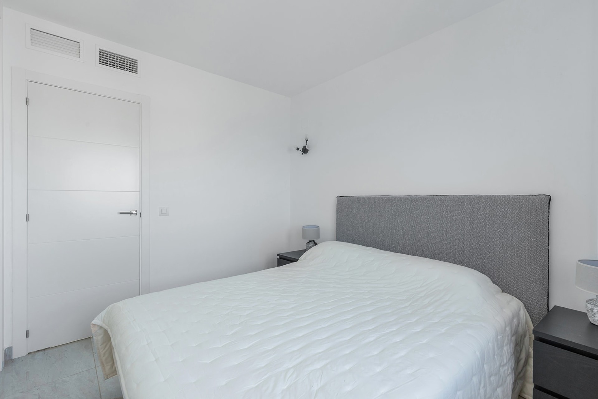 Resale - Wohnung / Apartment -
Torrevieja - Punta Prima