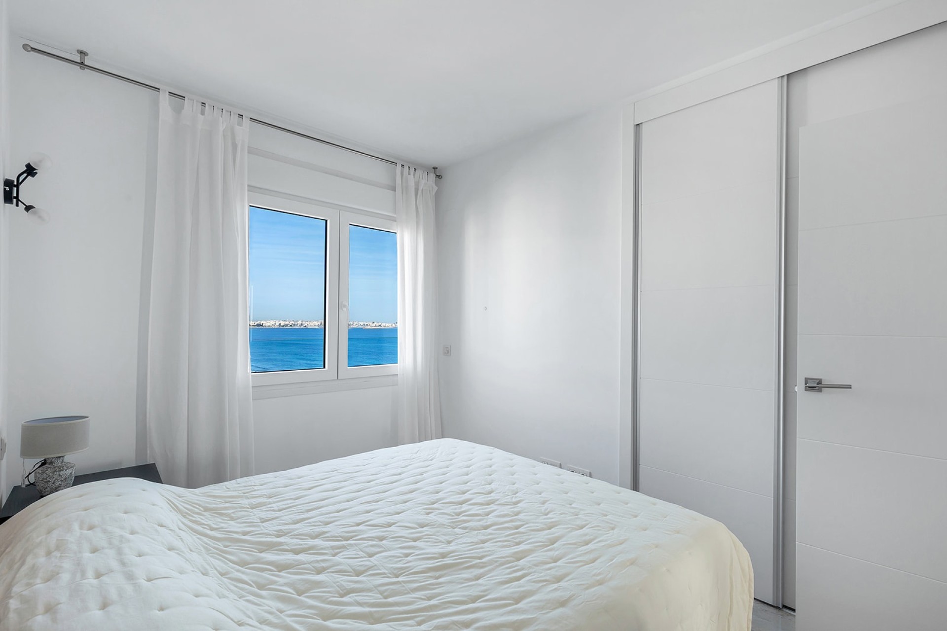 Resale - Wohnung / Apartment -
Torrevieja - Punta Prima