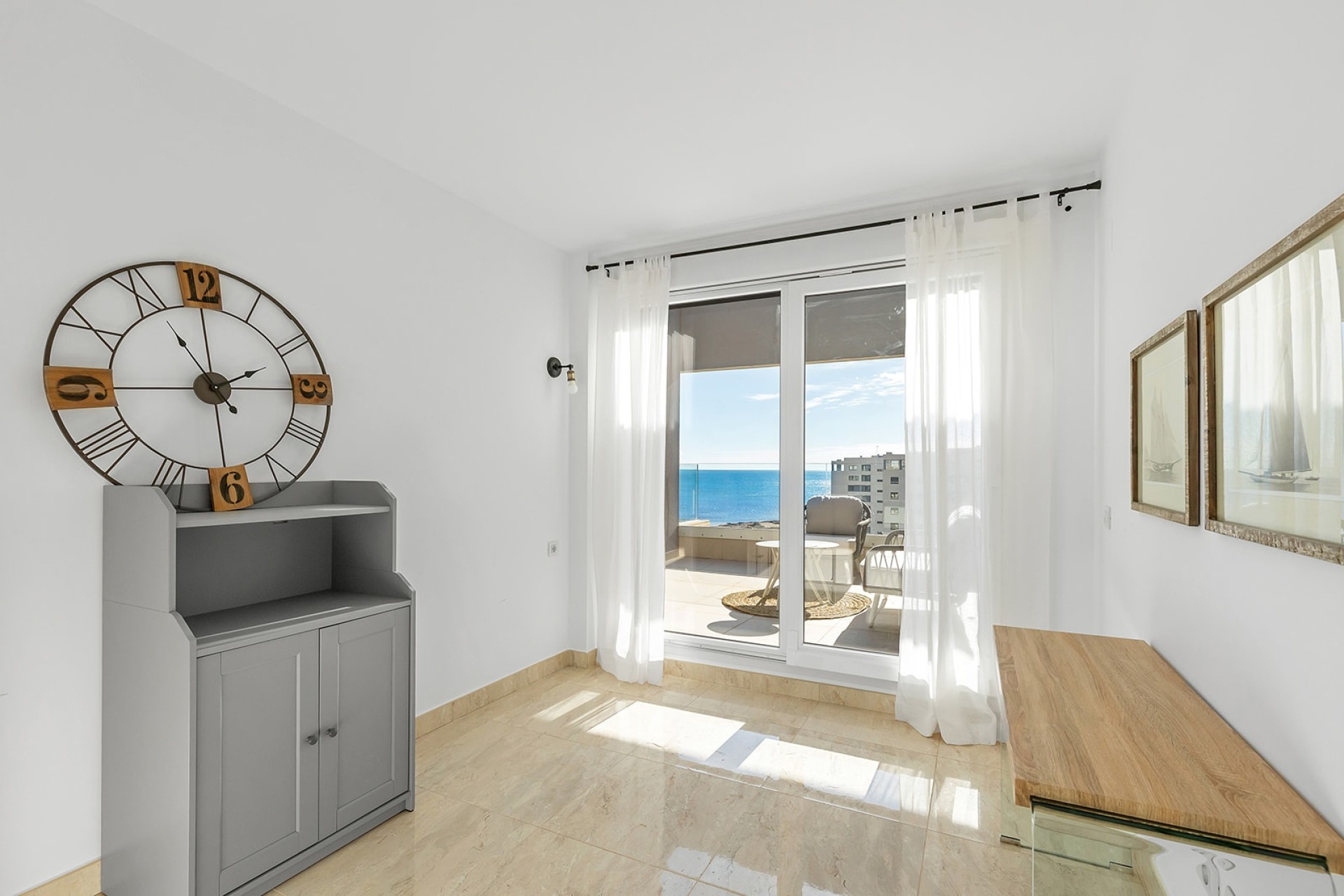 Resale - Wohnung / Apartment -
Torrevieja - Punta Prima