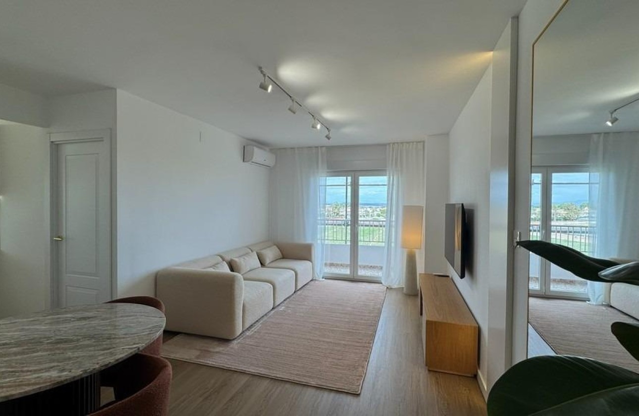 Resale - Wohnung / Apartment -
Torrevieja - Punta Prima