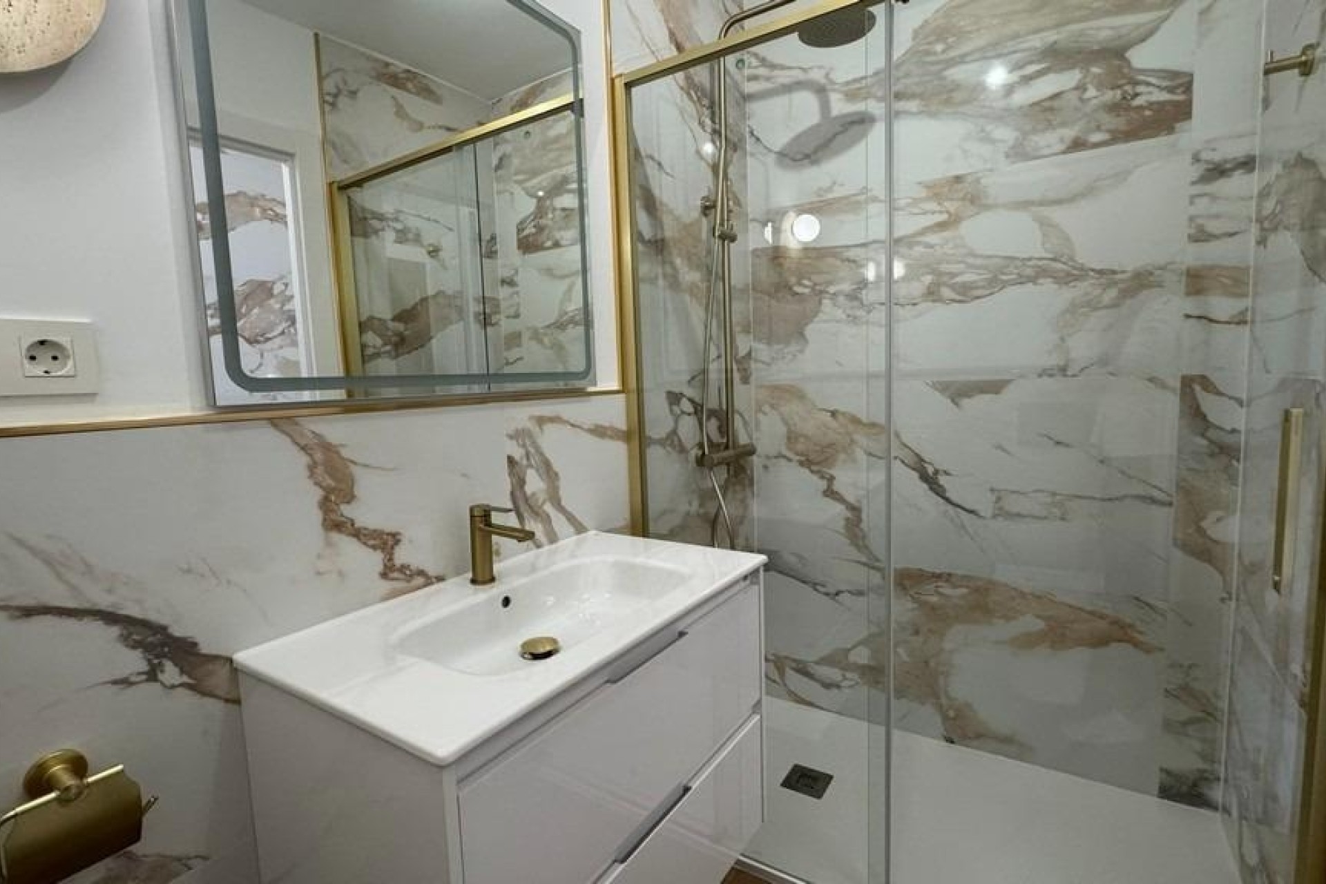 Resale - Wohnung / Apartment -
Torrevieja - Punta Prima