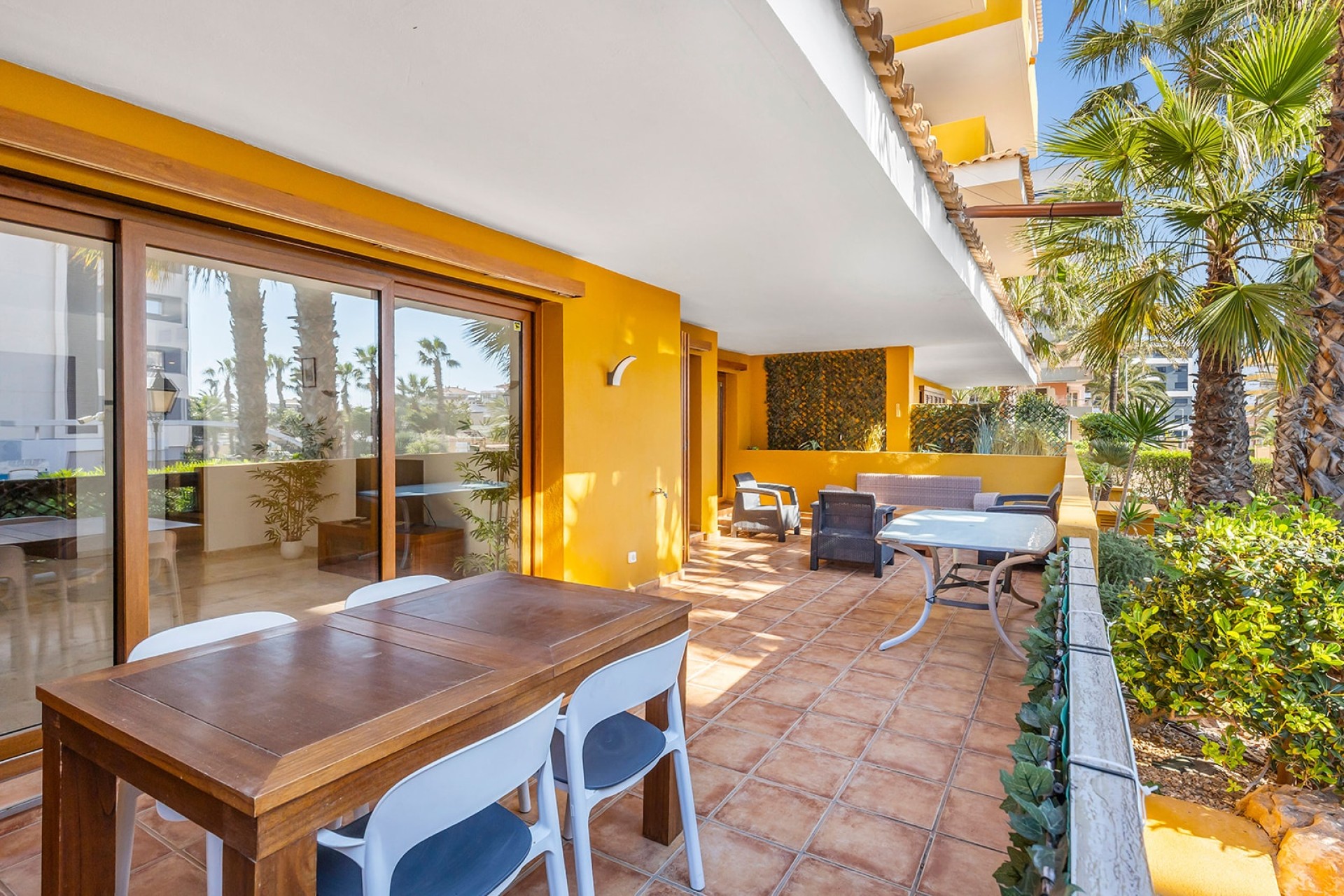 Resale - Wohnung / Apartment -
Torrevieja - Punta Prima