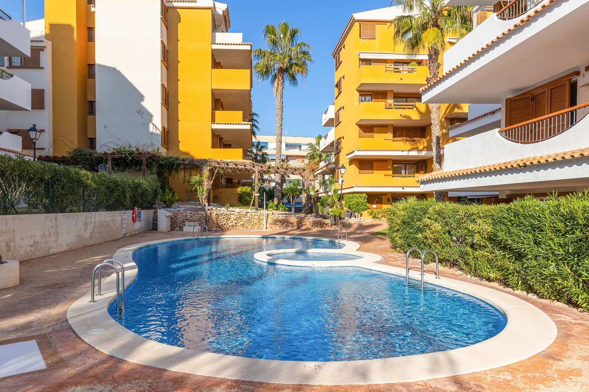 Resale - Wohnung / Apartment -
Torrevieja - Punta Prima