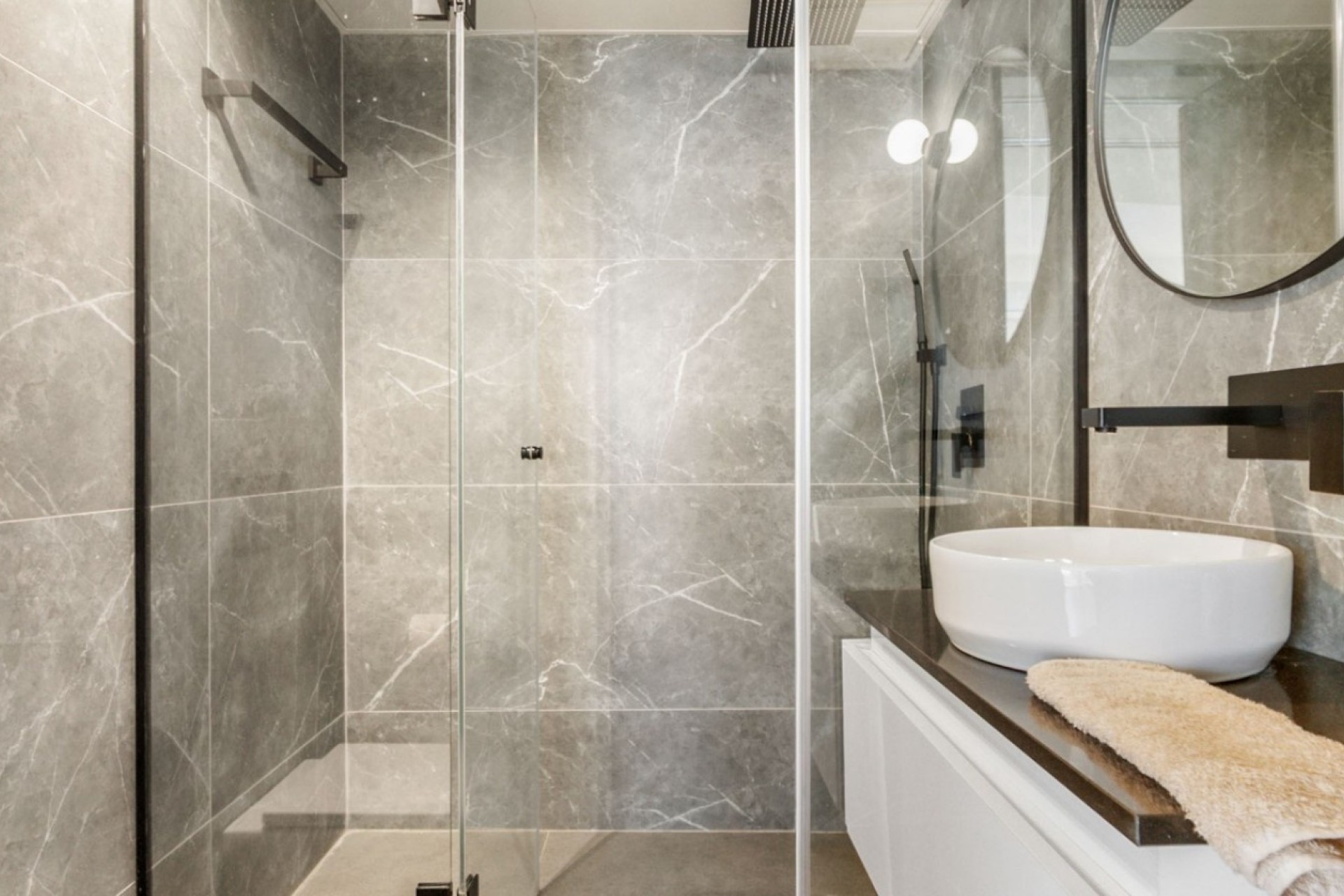 Resale - Wohnung / Apartment -
Torrevieja