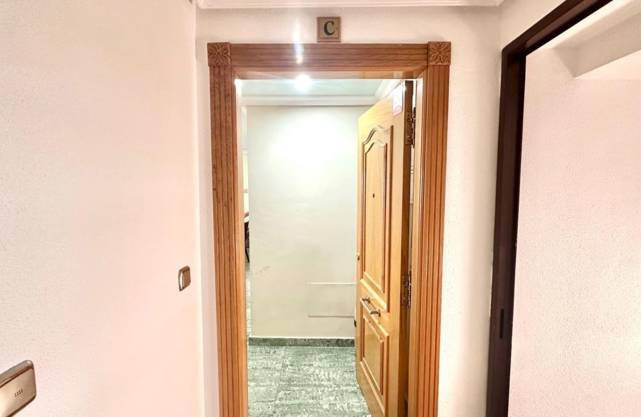 Resale - Wohnung / Apartment -
Torrevieja