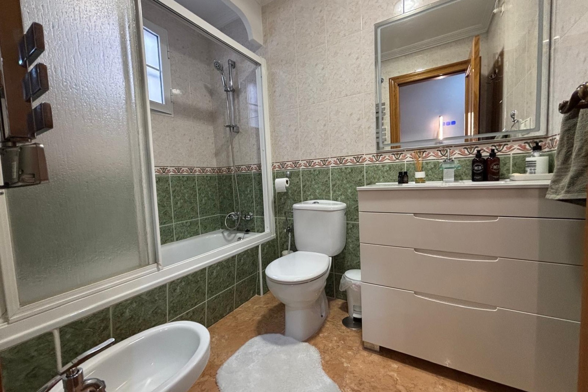 Resale - Wohnung / Apartment -
Torrevieja