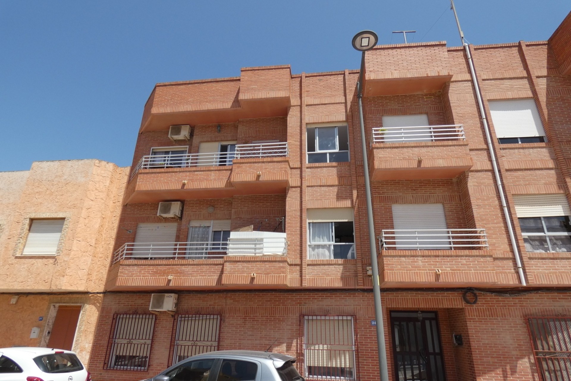 Resale - Wohnung / Appartement -
Algorfa