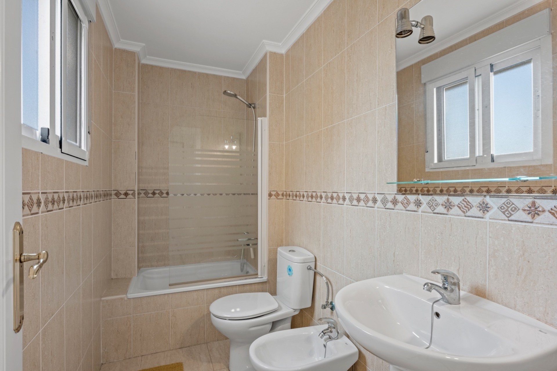 Resale - Wohnung / Appartement -
Daya Nueva - Costa Blanca South