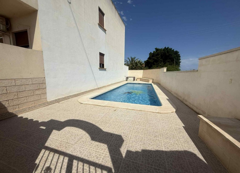 Resale - Wohnung Appartement -
Daya Nueva