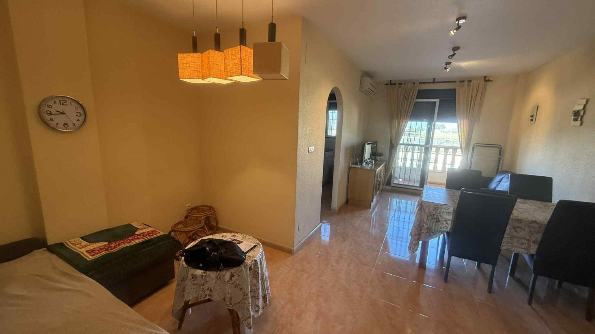 Resale - Wohnung Appartement -
Daya Nueva