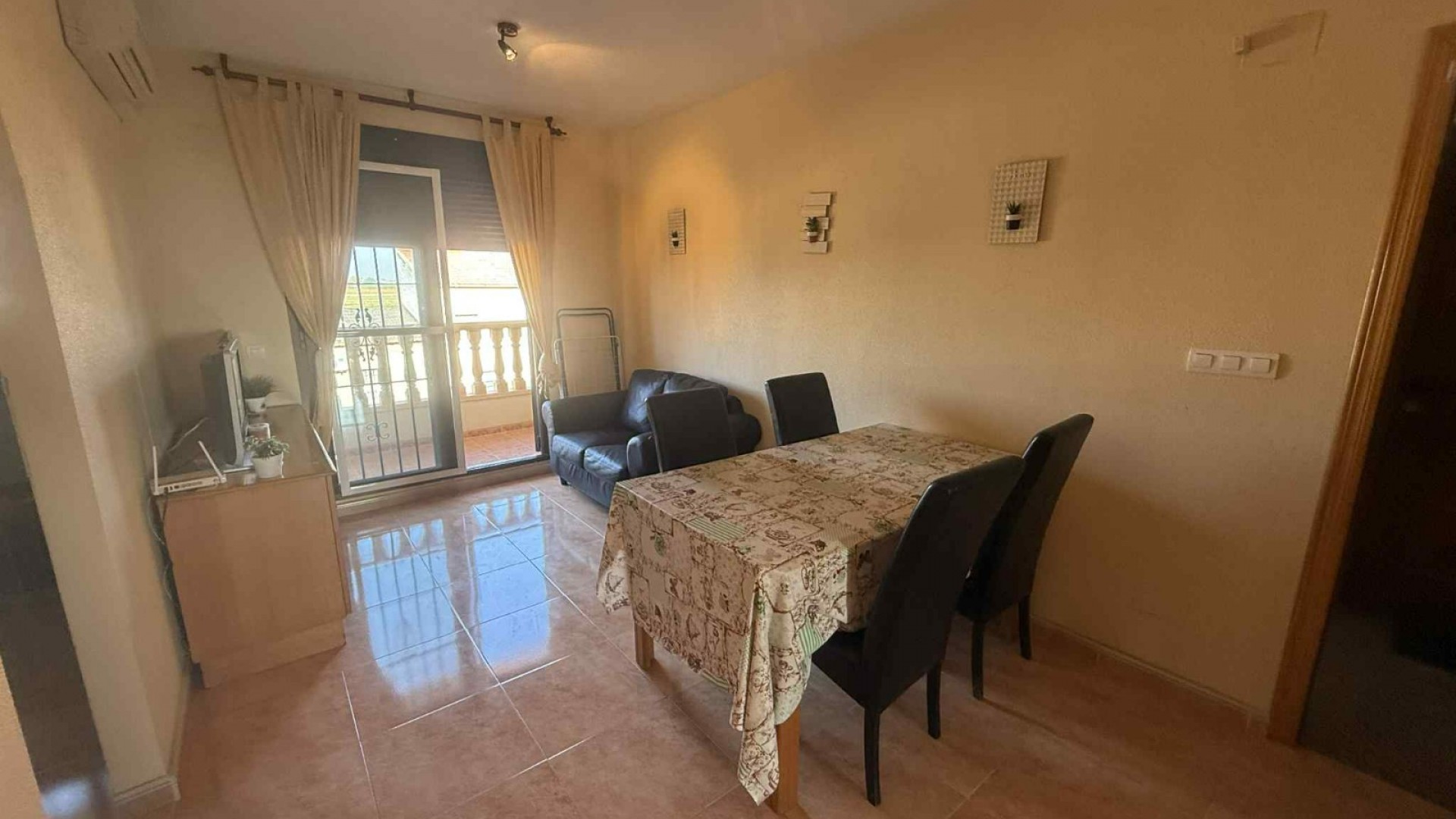 Resale - Wohnung Appartement -
Daya Nueva