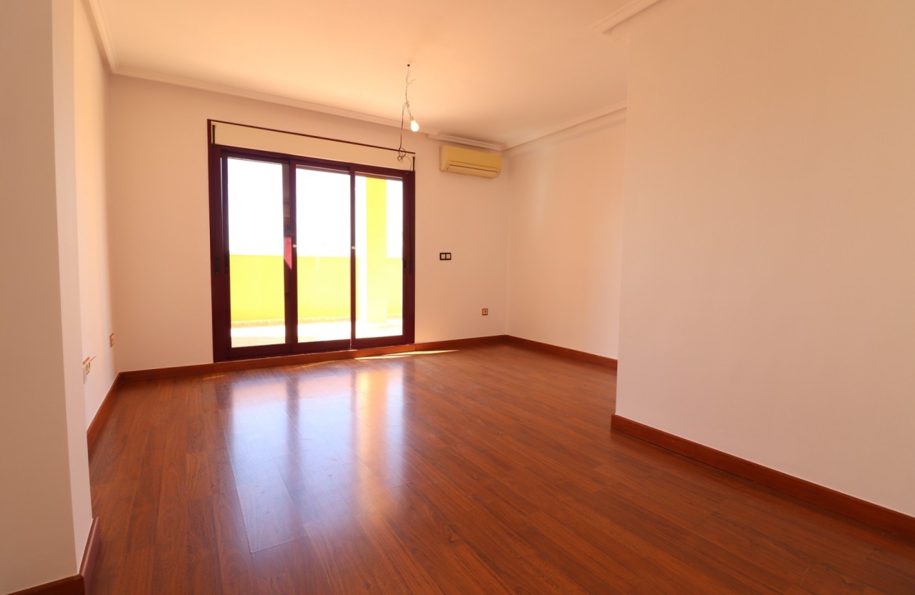 Resale - Wohnung / Appartement -
Formentera del Segura - Formentera - Village