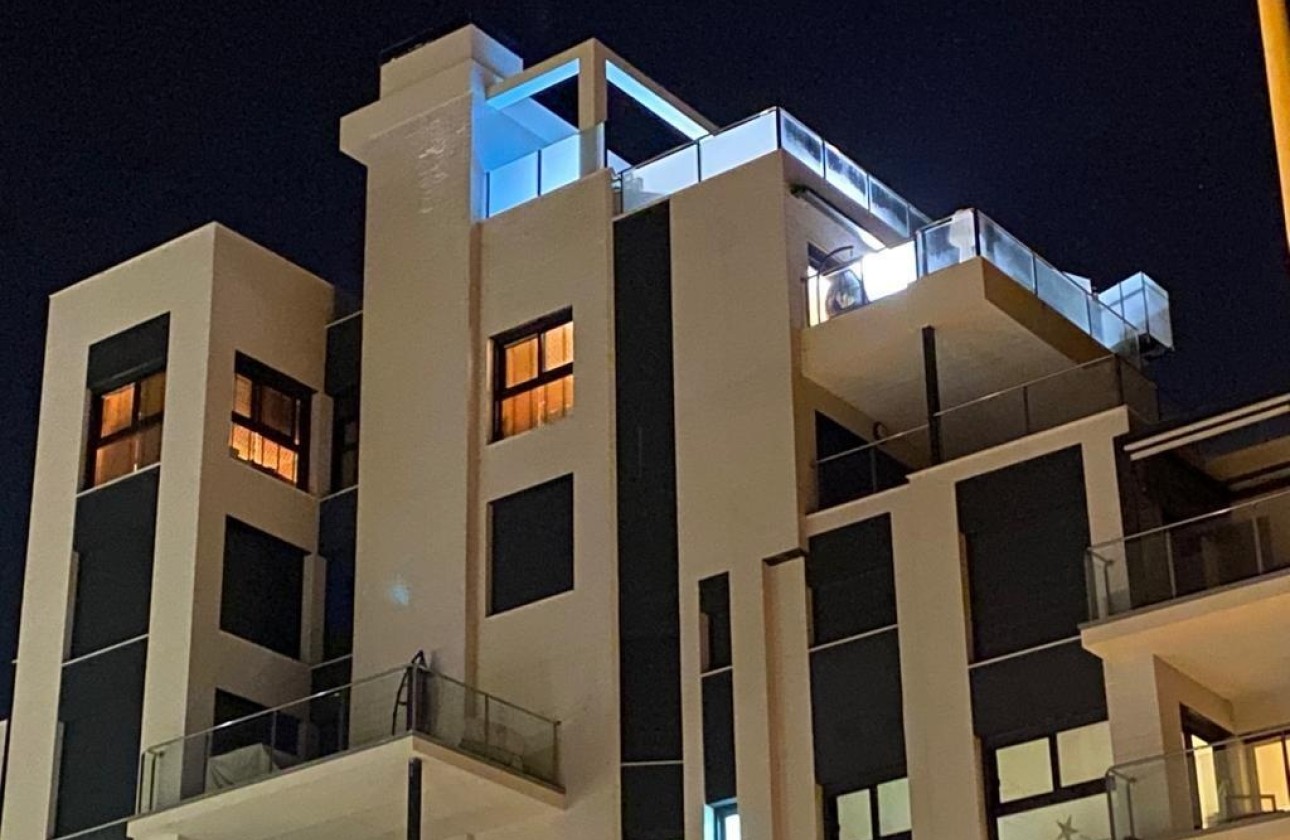 Resale - Wohnung Appartement -
Guardamar del Segura - Puerto Deportivo